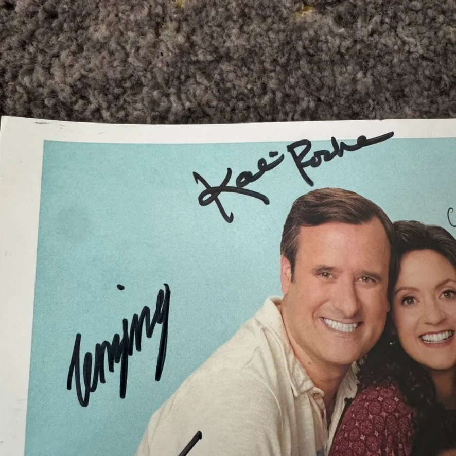 Liv & Maddie Disney Channel Cast Autograph Signed Promotional Photo Dove Cameron, изображение 3