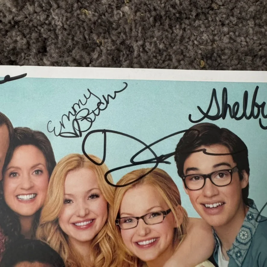 Liv & Maddie Disney Channel Cast Autograph Signed Promotional Photo Dove Cameron, изображение 4