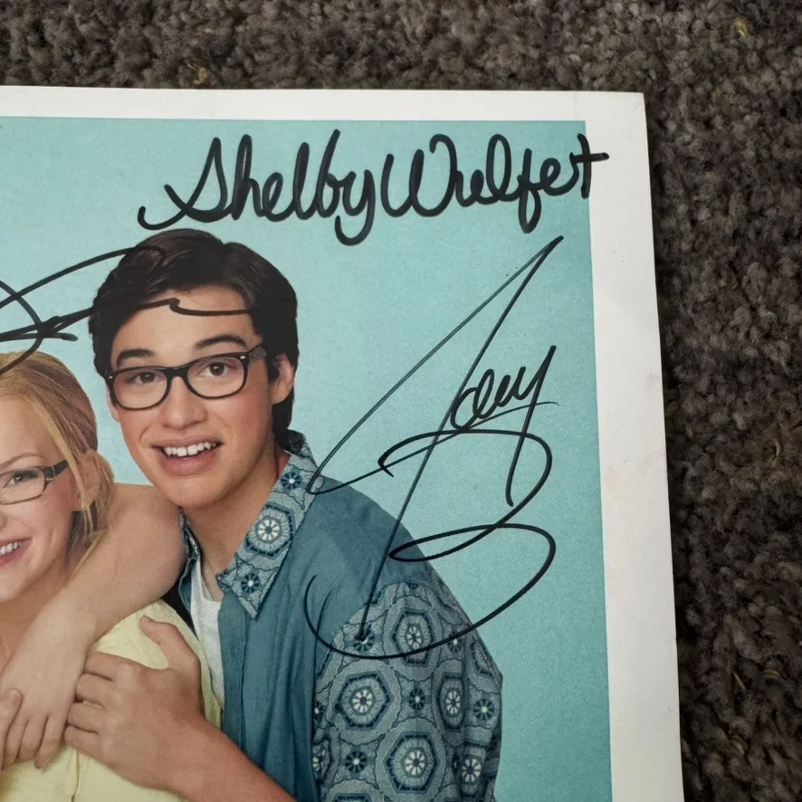 Liv & Maddie Disney Channel Cast Autograph Signed Promotional Photo Dove Cameron, изображение 5