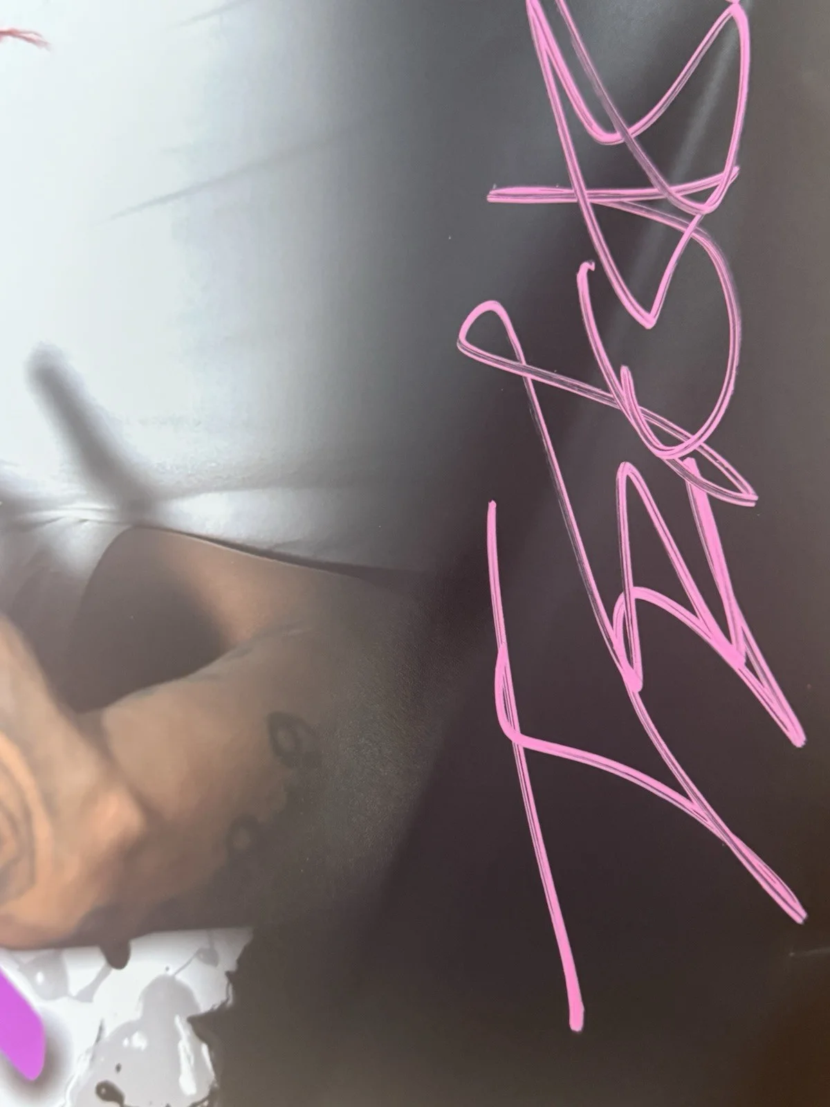 Tekashi 6ix9ine — TEKASHI 6ix9ine Signed Autographed 16x20 Photo Beckett Certified, image 2