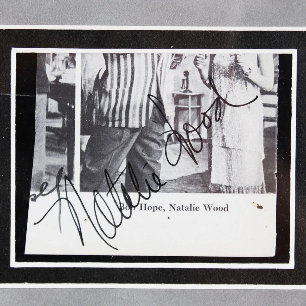 Natalie Wood Signed Photo Display - COA JSA, image 2