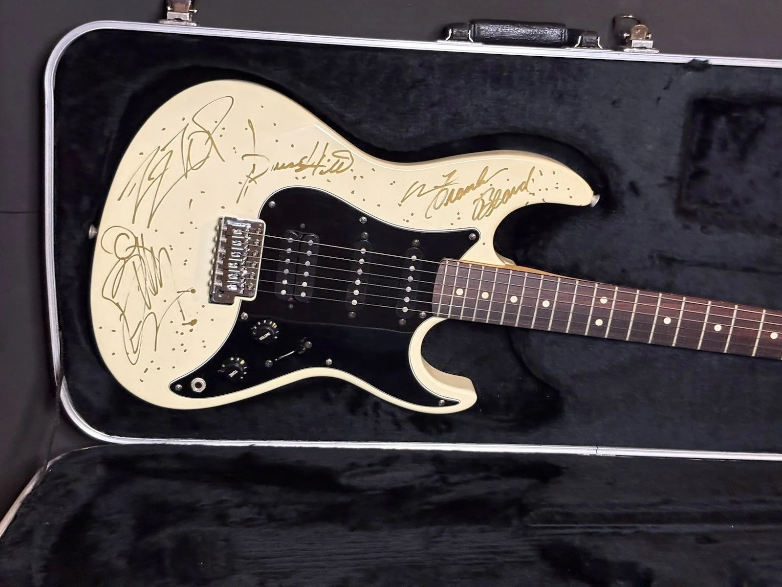 ZZ Top Signed Guitar FENDER PRODIGY Autographed w/ Hard Case, image 3