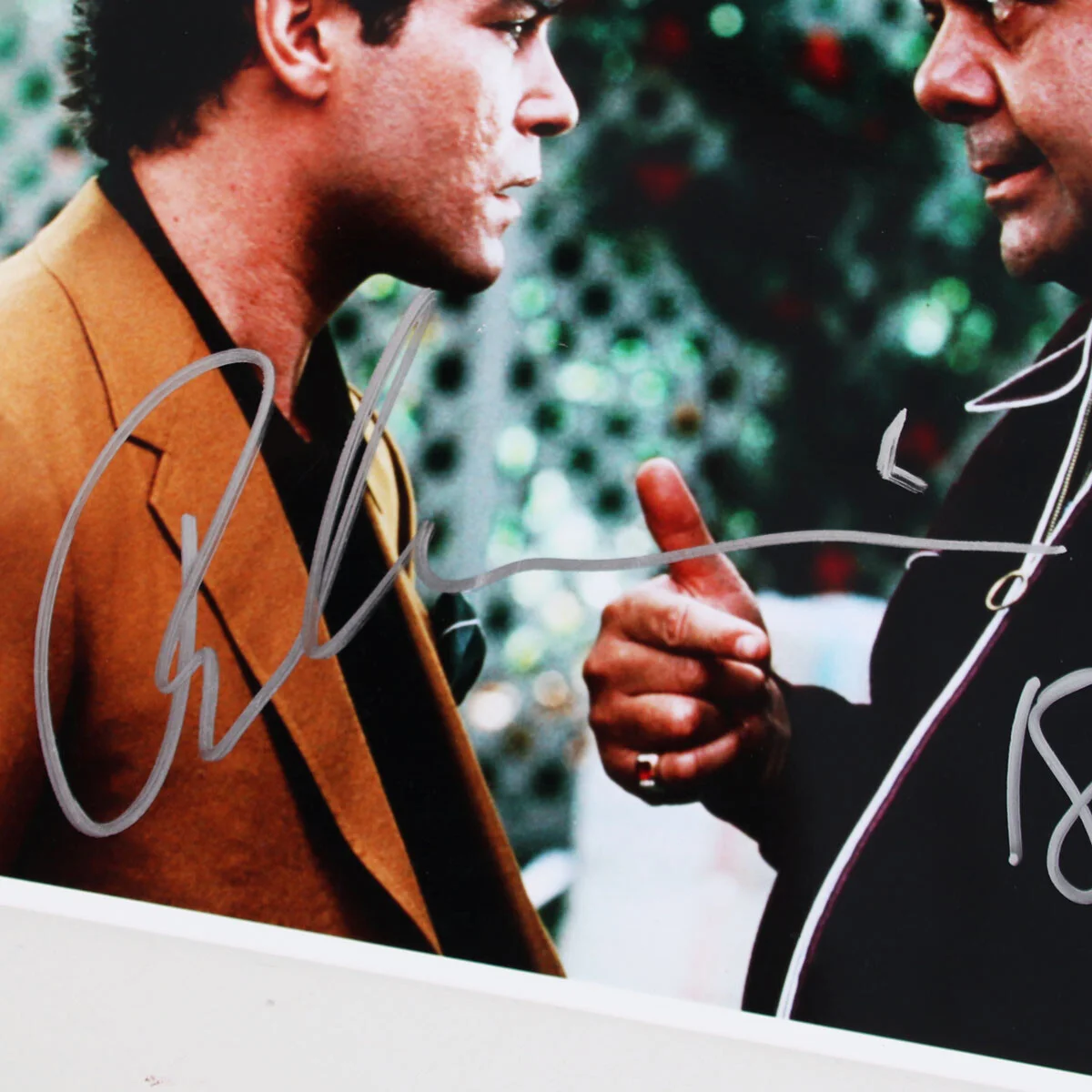 Ray Liotta & Paul Sorvino Signed Photo 8x10 Goodfellas - COA BAS, изображение 3