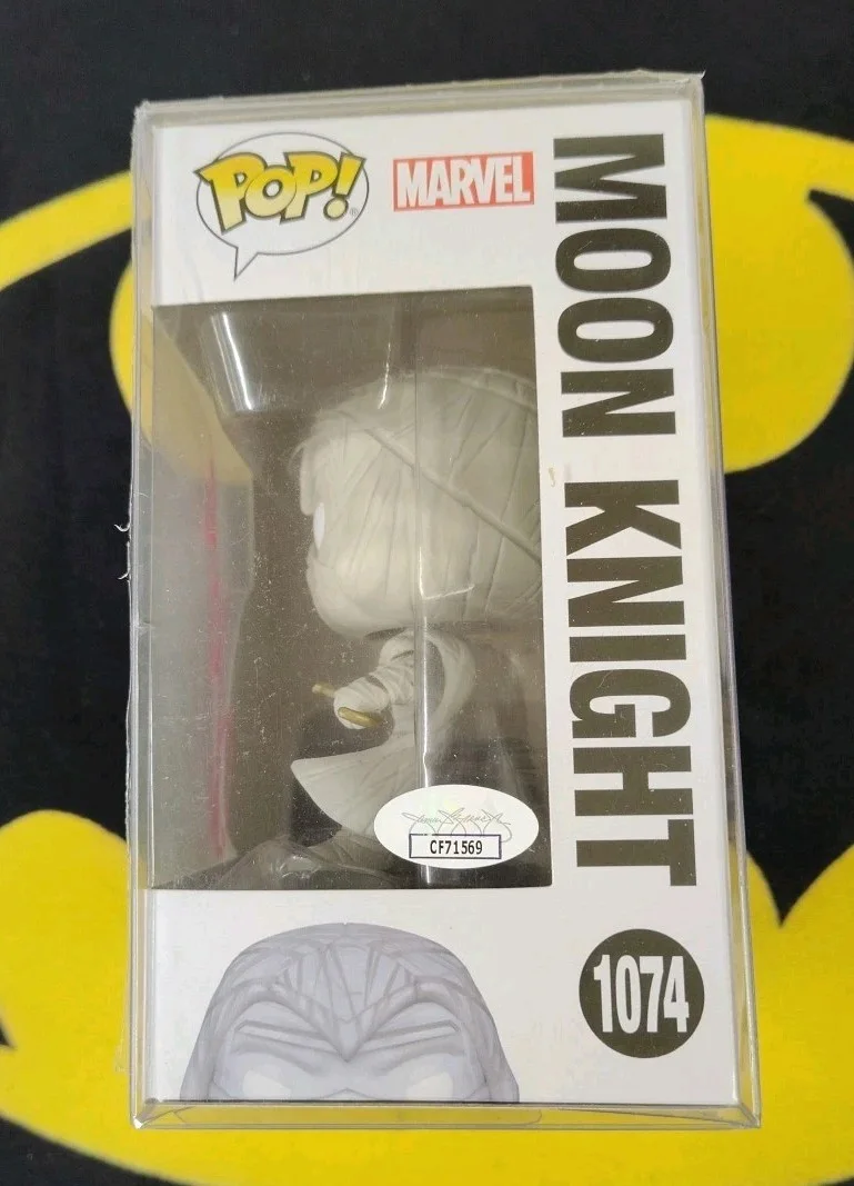 Oscar Isaac — Oscar Isaac Signed Autographed Funko Pop 1048 Moon Knight Marvel JSA COA, изображение 2