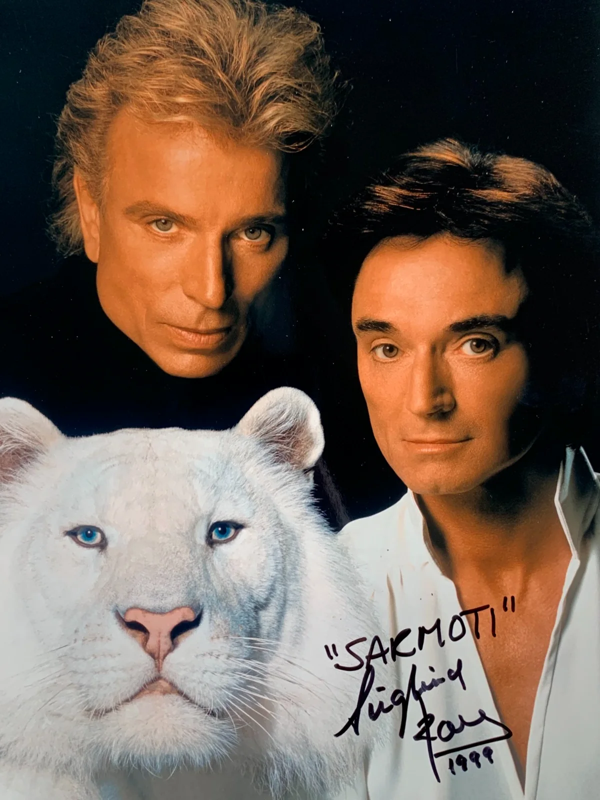 Siegfried & Roy — SIEGFRIED & ROY "Sarmoti" signed 8x10 photo, with COA