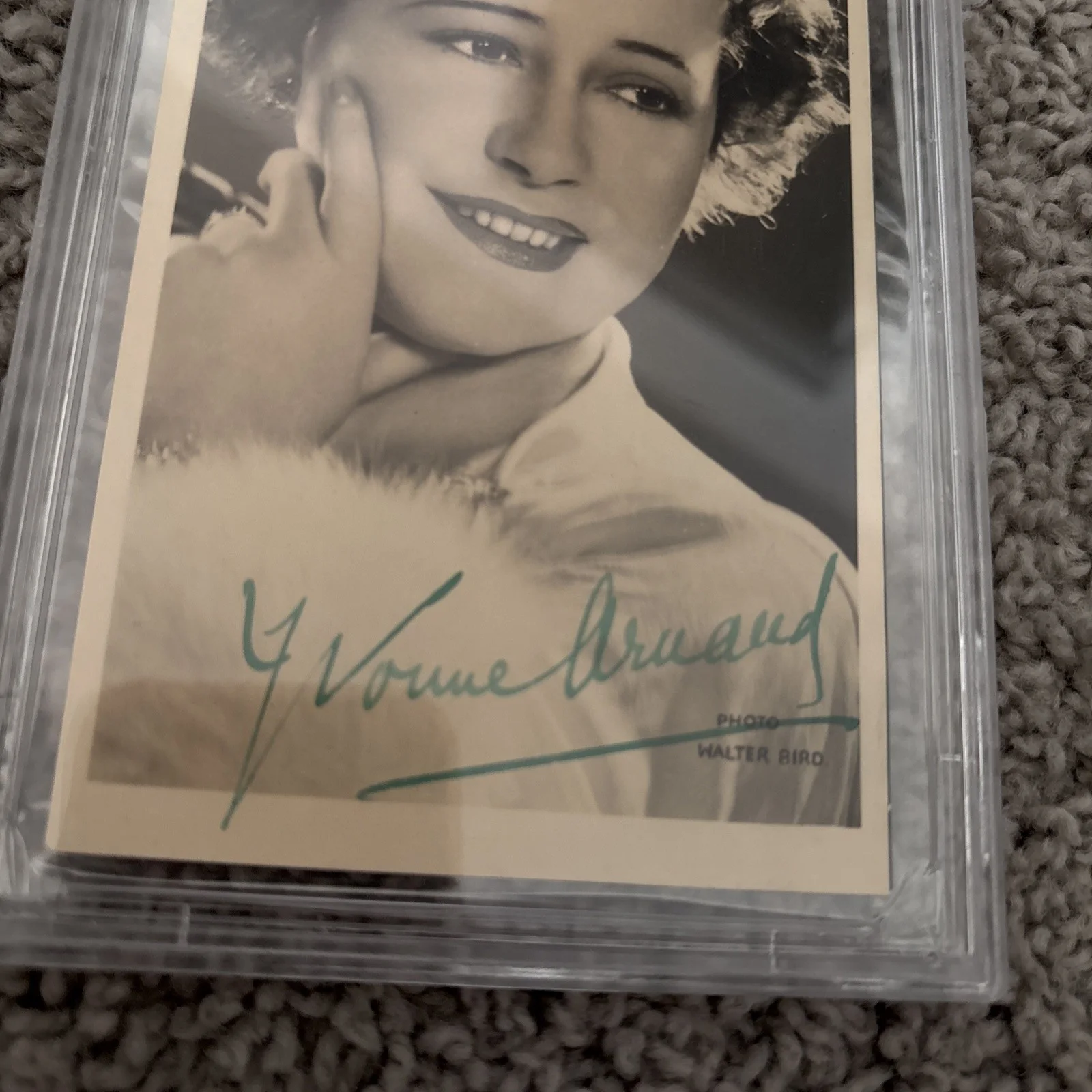 PSA Authentic Yvonne Arnaud Signed Post Card French Pianist Singer Actress Rare, image 2