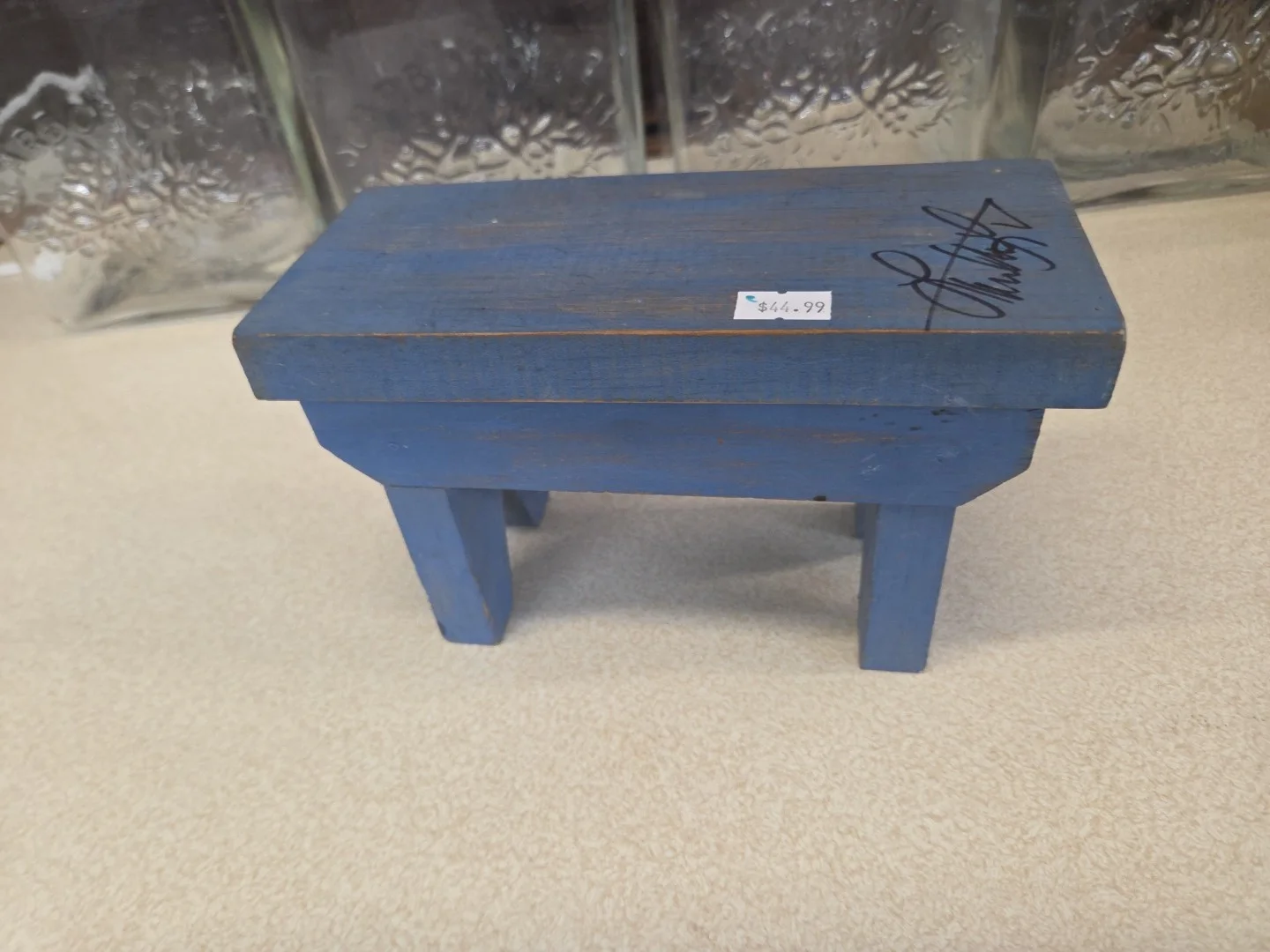 LORETTA LYNN AUTOGRAPHED MINI WOODEN BENCH., image 3