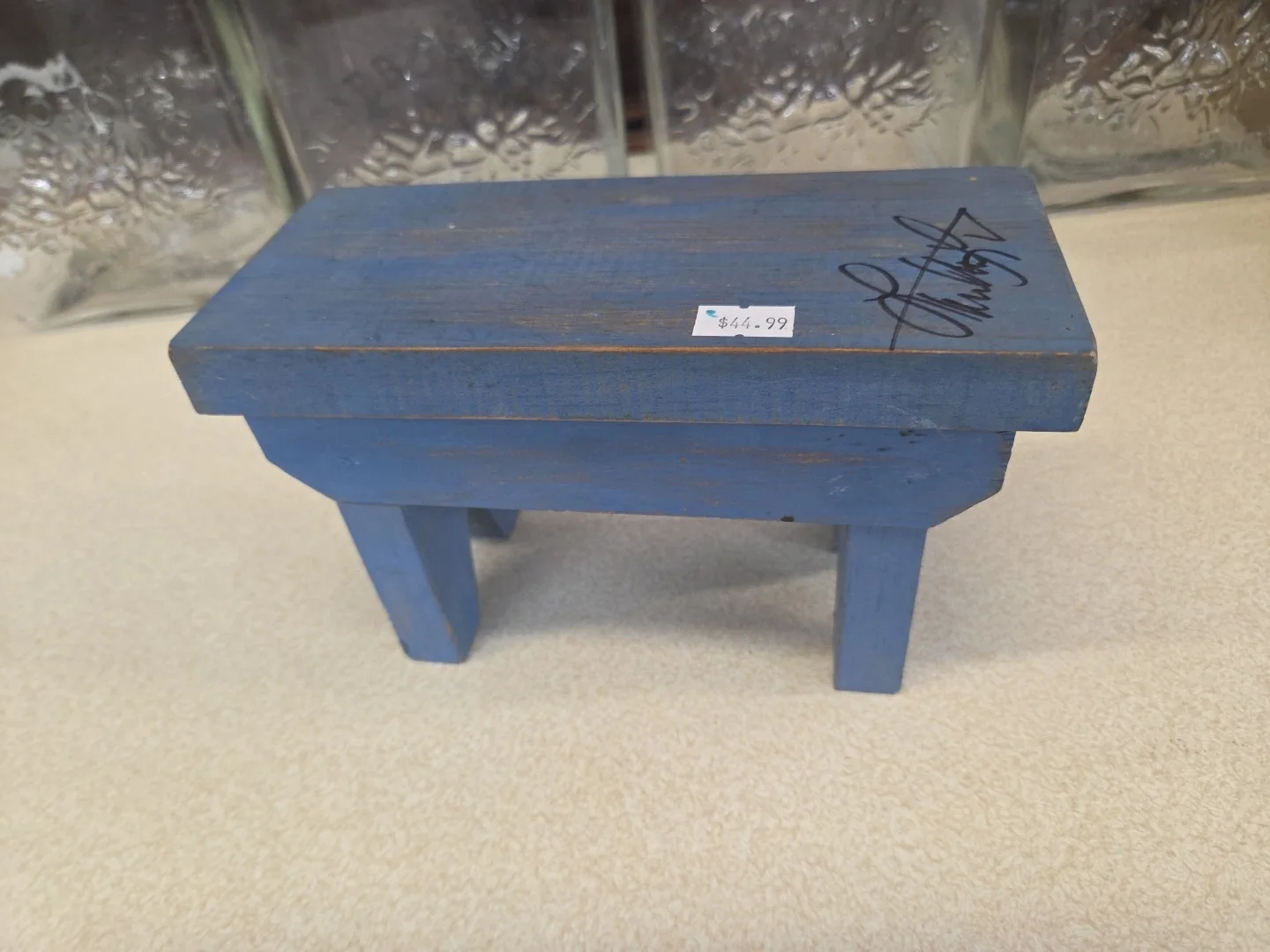 LORETTA LYNN AUTOGRAPHED MINI WOODEN BENCH., image 4