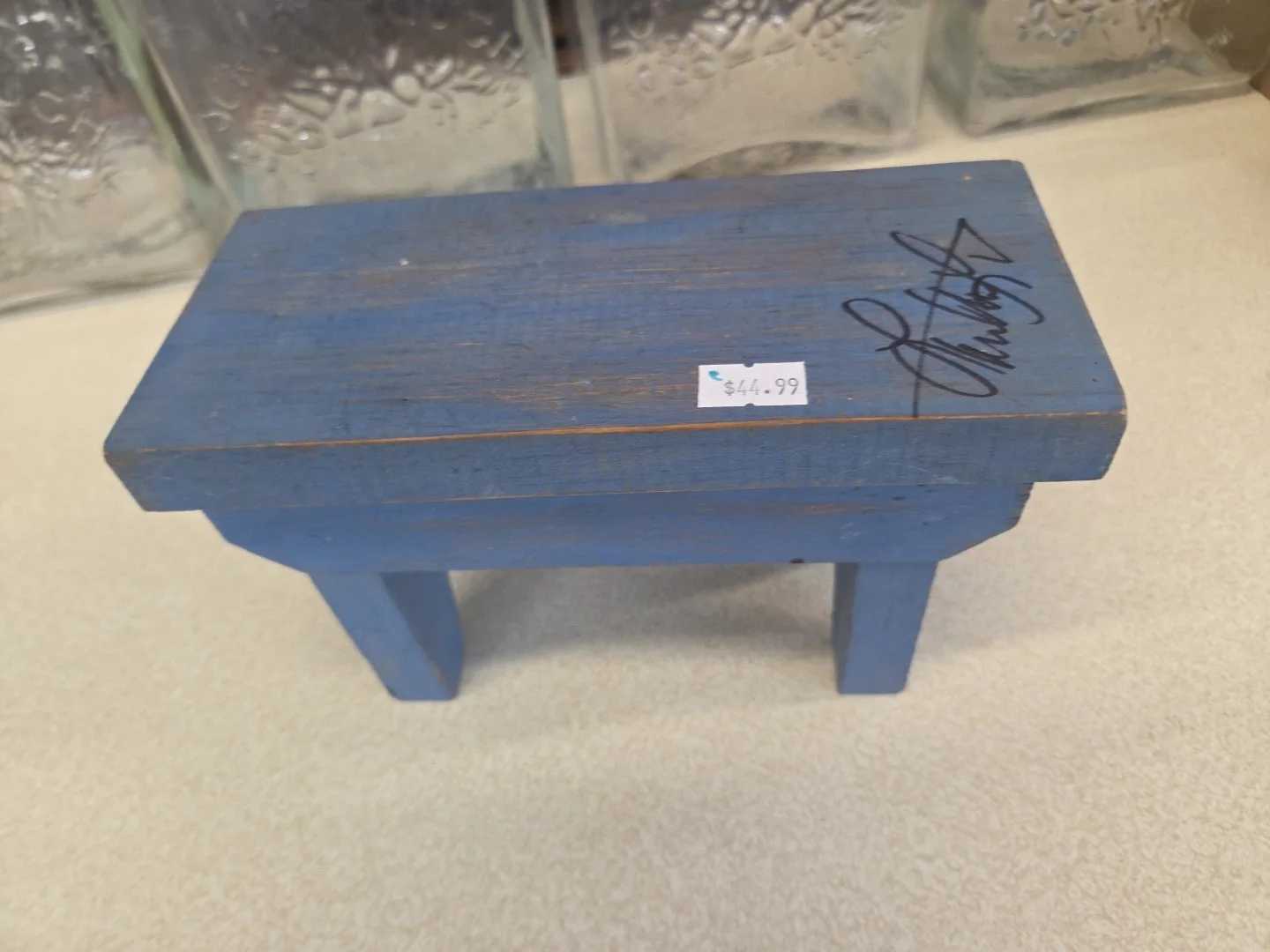 LORETTA LYNN AUTOGRAPHED MINI WOODEN BENCH., image 5