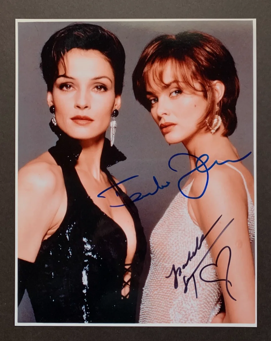 Famke Janssen, Izabella Scorupco — Famke JANSSEN & Izabella SCORUPCO signed James Bond movie Goldeneye photo COA, изображение 4