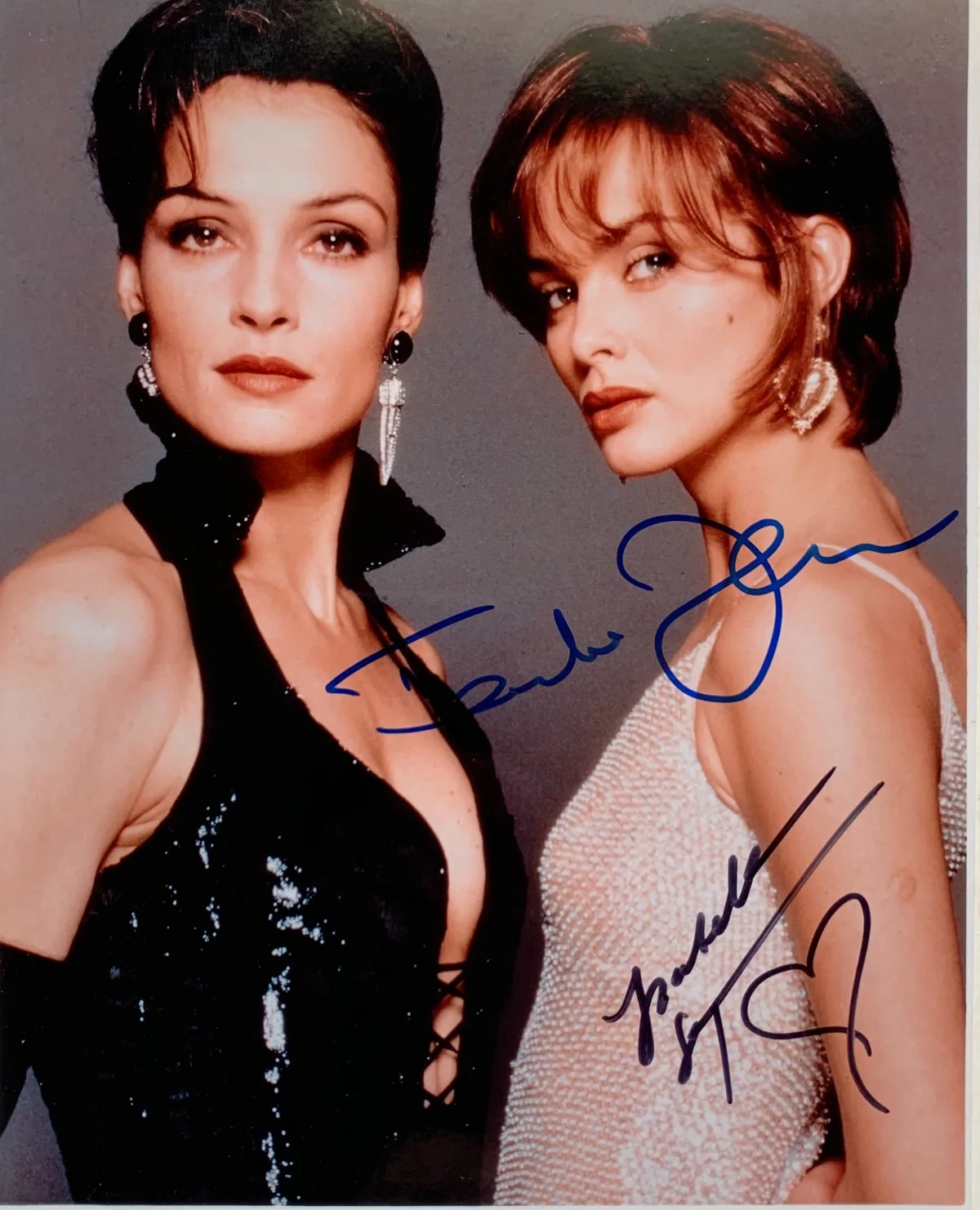Famke Janssen, Izabella Scorupco — Famke JANSSEN & Izabella SCORUPCO signed James Bond movie Goldeneye photo COA, изображение 5