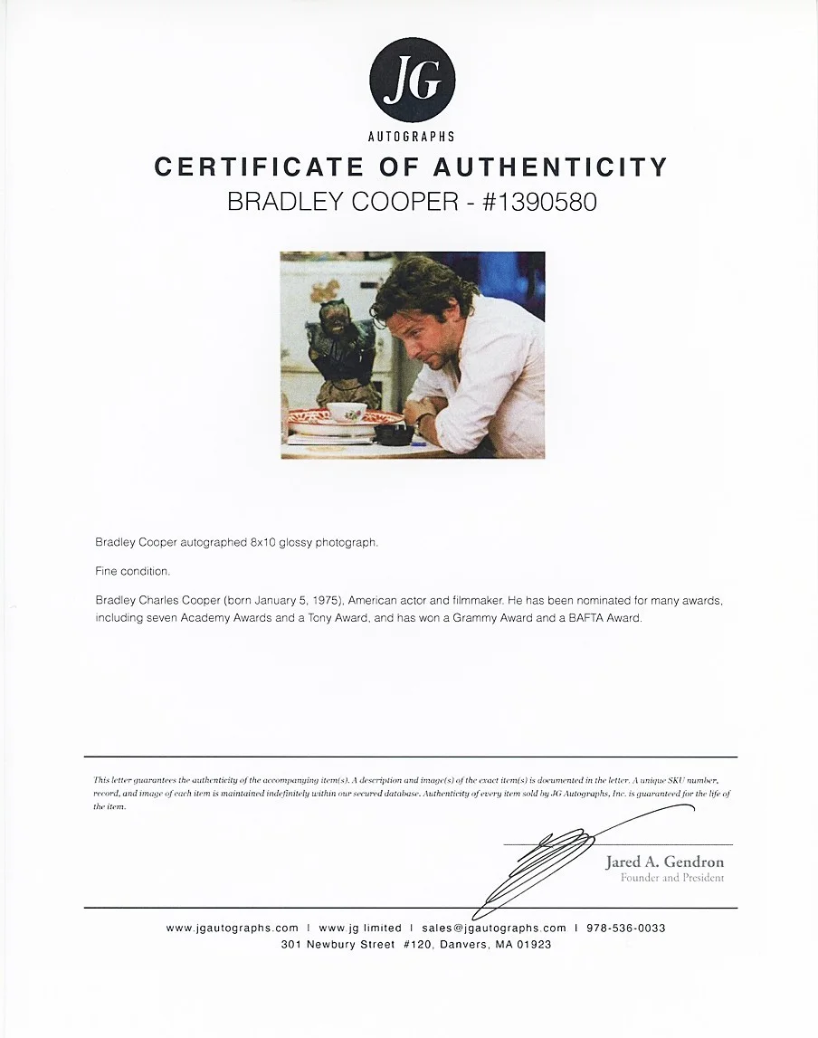 Bradley Cooper — HANGOVER -BRADLEY COOPER- Signed/Autograph/Auto 8x10 Movie Photo w/JG LOA, изображение 2