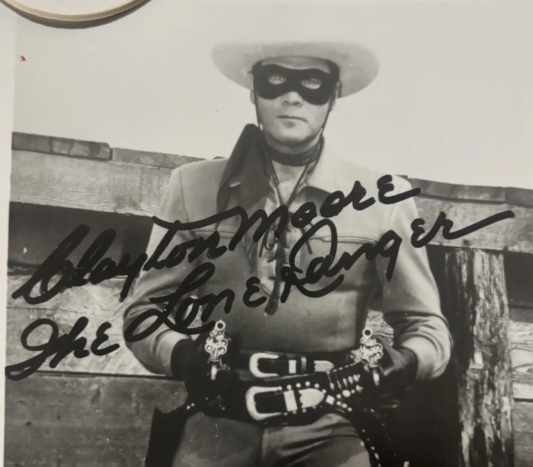 Clayton Moore — Clayton Moore 'The Lone Ranger' Autographed Photo w/ Souvenir Mask, изображение 2