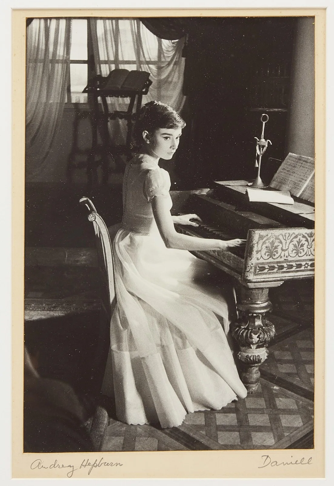 [Daniel, George. (1911–2022)]: Audrey HEPBURN "War and Peace", Rome, 1955, изображение 2