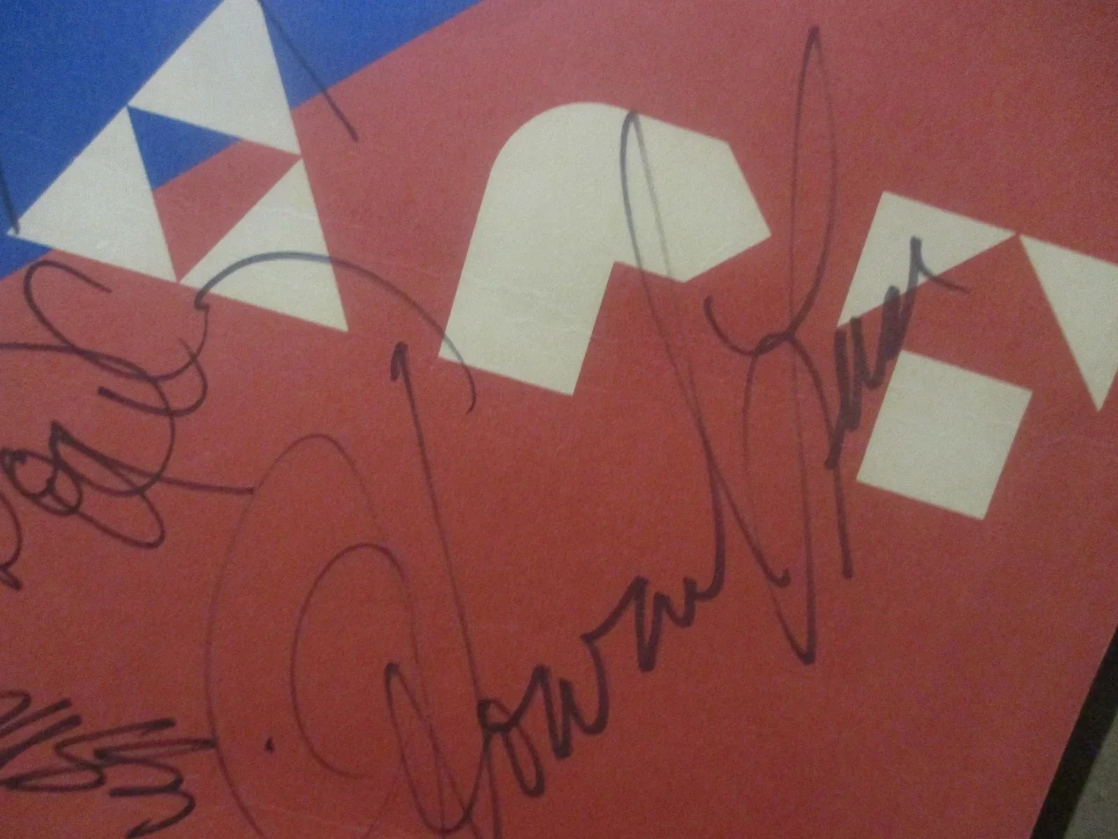 HEART AUTHENTIC AUTOGRAPHED/SIGNED HEART BRIGADE ALBUM FLAT ANN & NANCY WILSON +, image 4