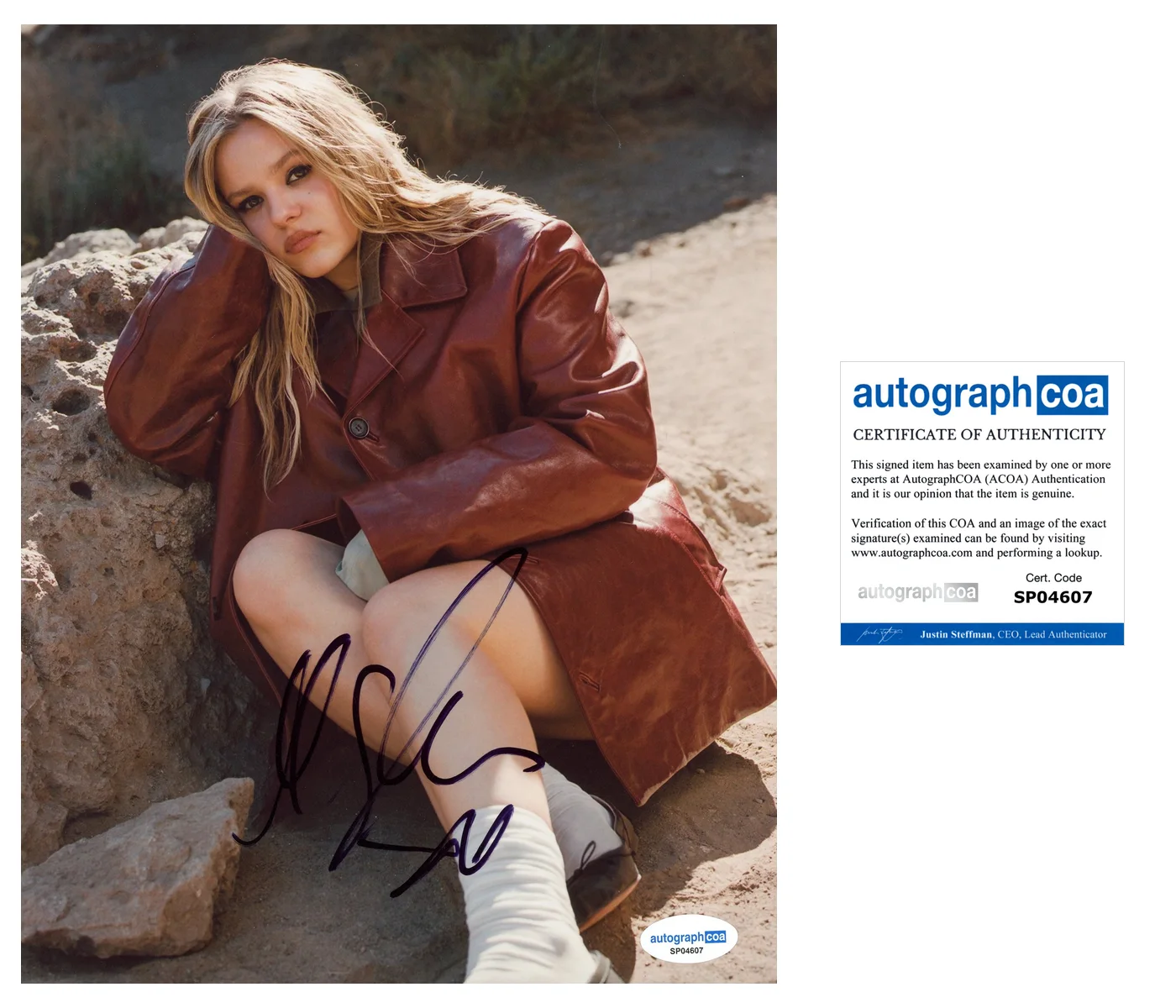 Maisy Stella My Old Ass Autographed Signed 8x10 Photo ACOA, изображение 2