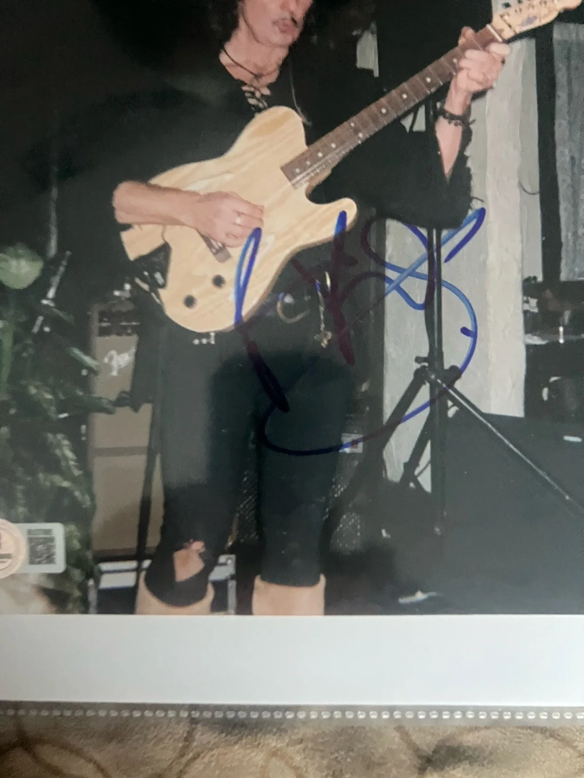 Ritchie Blackmore — RITCHIE BLACKMORE DEEP PURPLE SIGNED 8 X 10 PHOTO WITH BECKETT AUTHENTICATION, image 2
