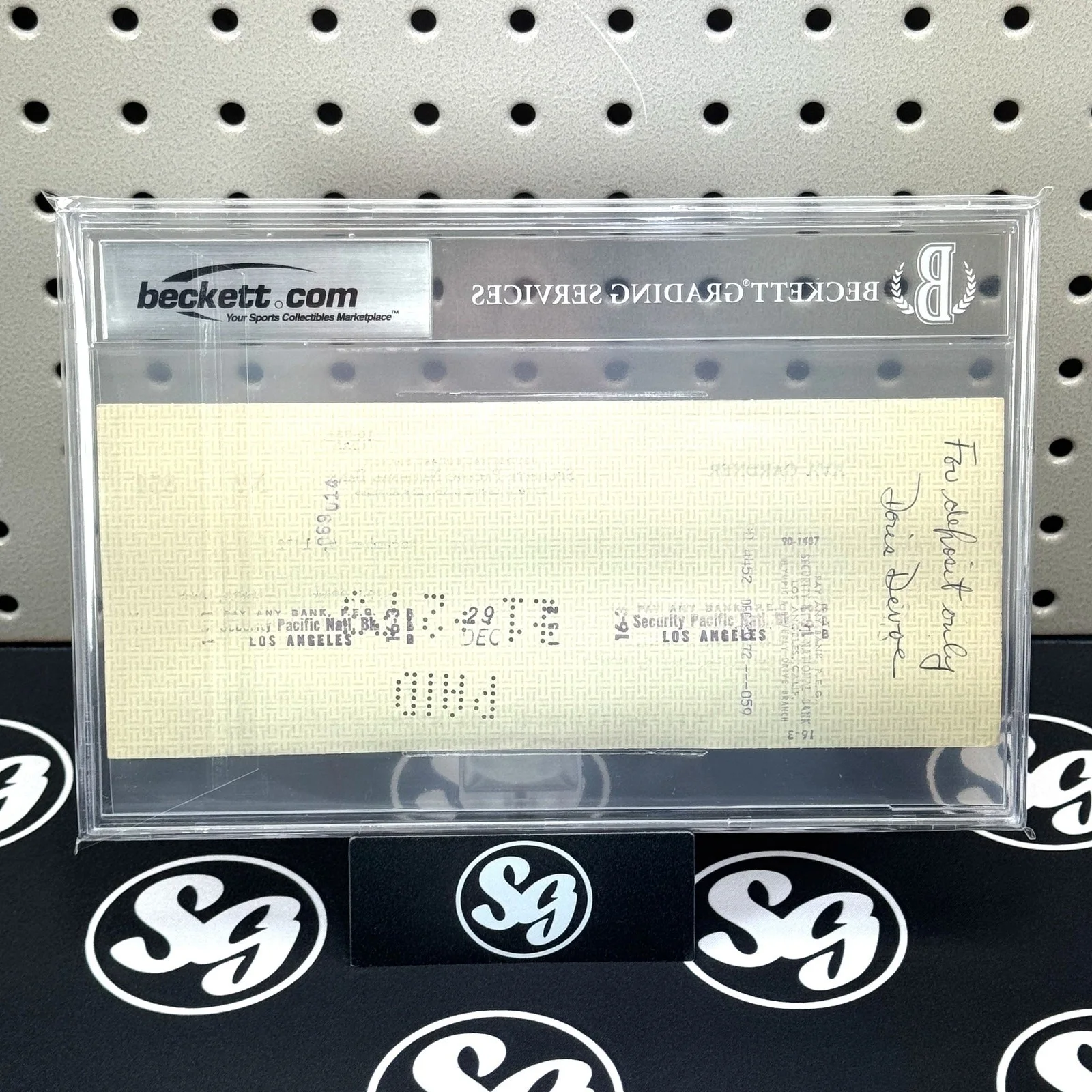 Ava Gardner — AVA GARDNER Signed 1972 Personal Bank Check Beckett Slab BAS Autograph Auto, изображение 2
