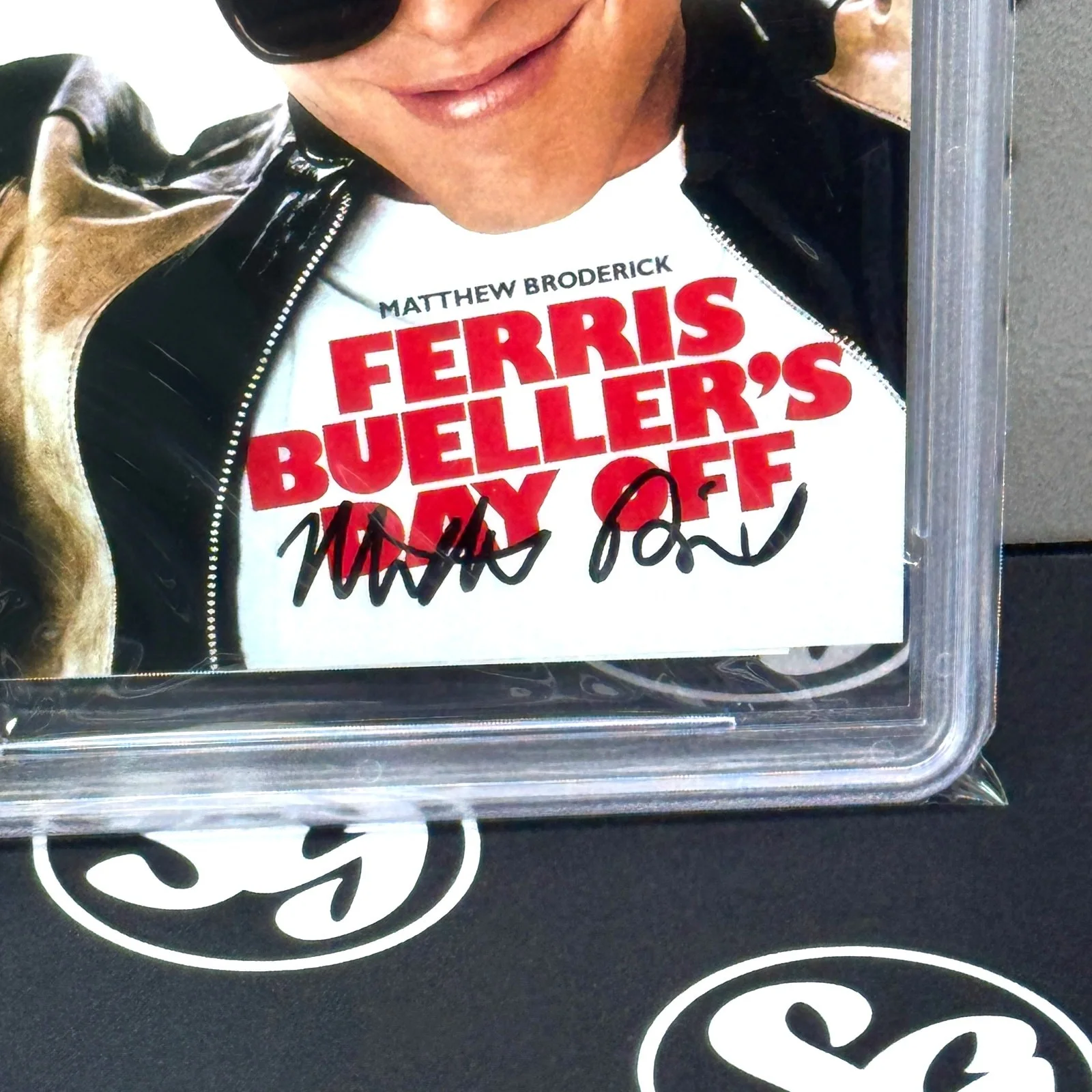 Matthew Broderick — MATTHEW BRODERICK Signed Ferris Bueller's Day Off DVD Insert PSA Slab Auto Rare, image 2