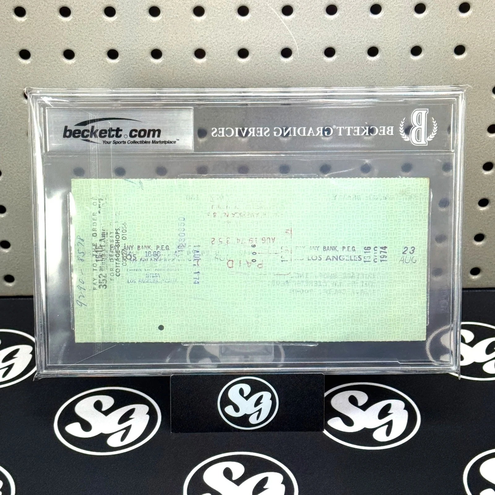 Warren Beatty — WARREN BEATTY Signed 1974 Personal Bank Check Beckett Slab BAS Autograph Auto, изображение 2
