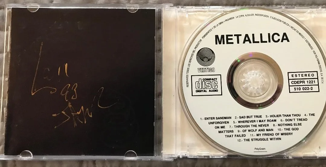 METALLICA FULLY SIGNED BLACK CD X4 FULL COA METALLIGRAPHS RARE ITEM!!, изображение 5