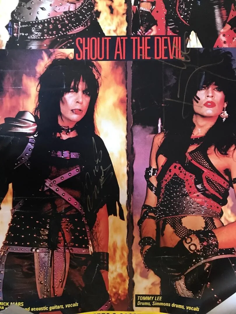 MOTLEY CRUE SHOUT AT THE DEVIL ERA POSTER FULLY SIGNED X4 FULL JSA COA NICE SIGS, изображение 2