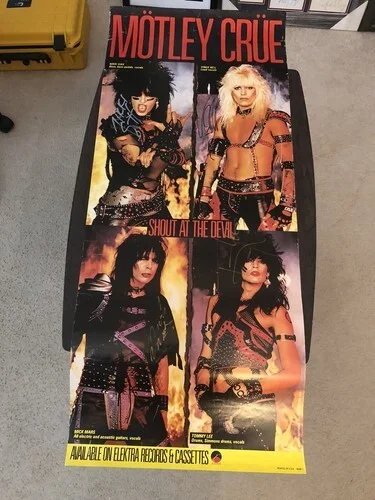 MOTLEY CRUE SHOUT AT THE DEVIL ERA POSTER FULLY SIGNED X4 FULL JSA COA NICE SIGS, изображение 3