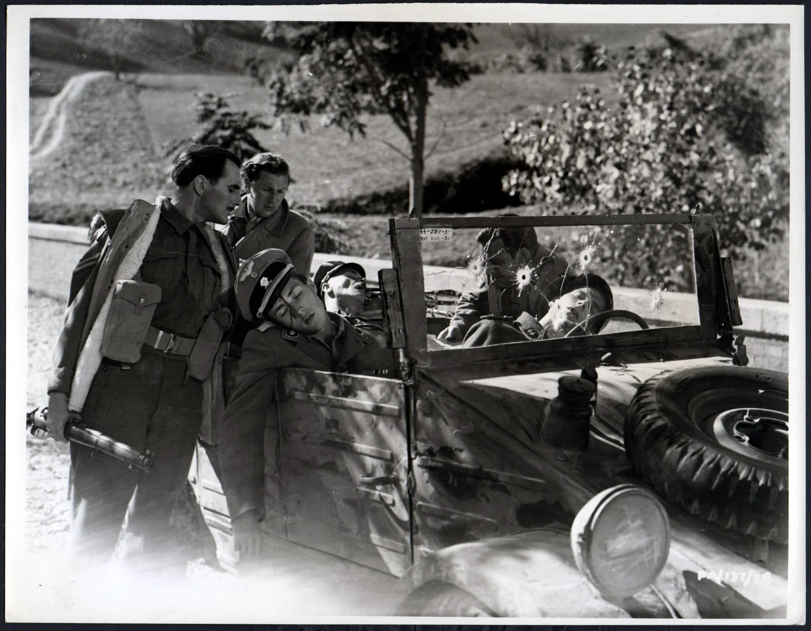 PRIVATE ANGELO 1949 Peter Ustinov, Harry Locke, Philo Hauser 3 10x8 STILLS, изображение 3