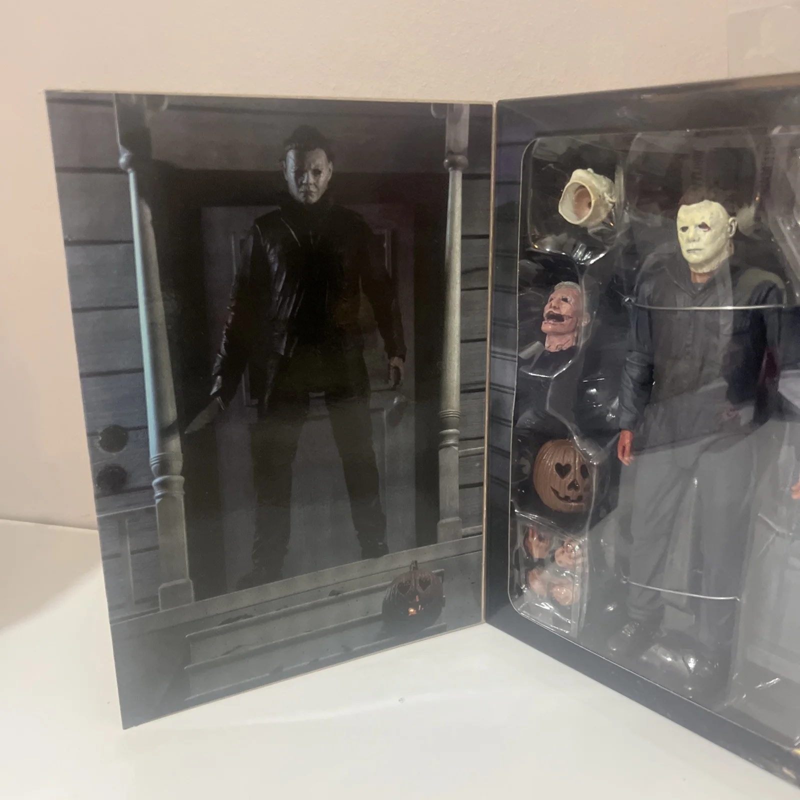 NECA Michael Myers Ultimate Halloween Action Figure Sealed Box Horror, image 2