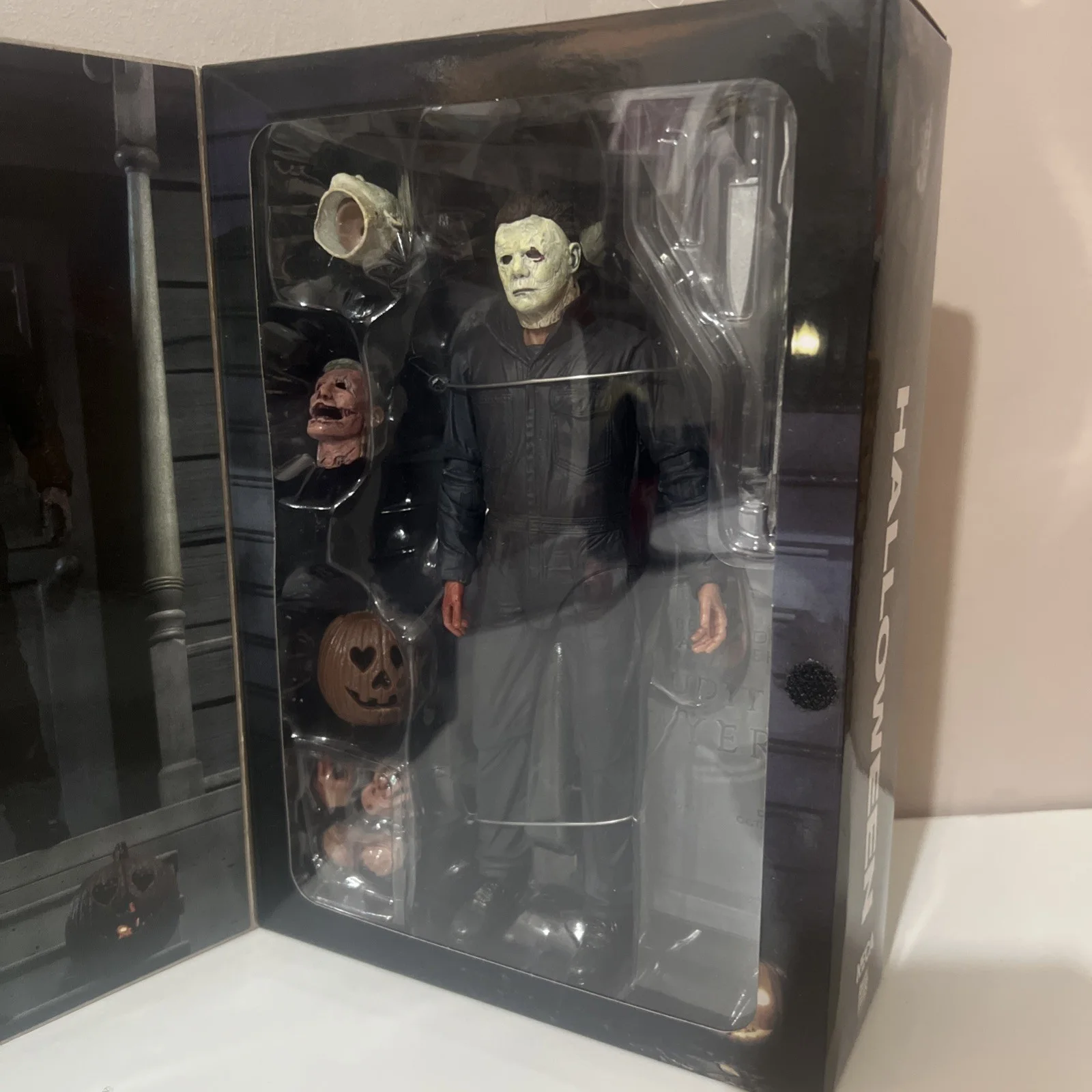 NECA Michael Myers Ultimate Halloween Action Figure Sealed Box Horror, image 3