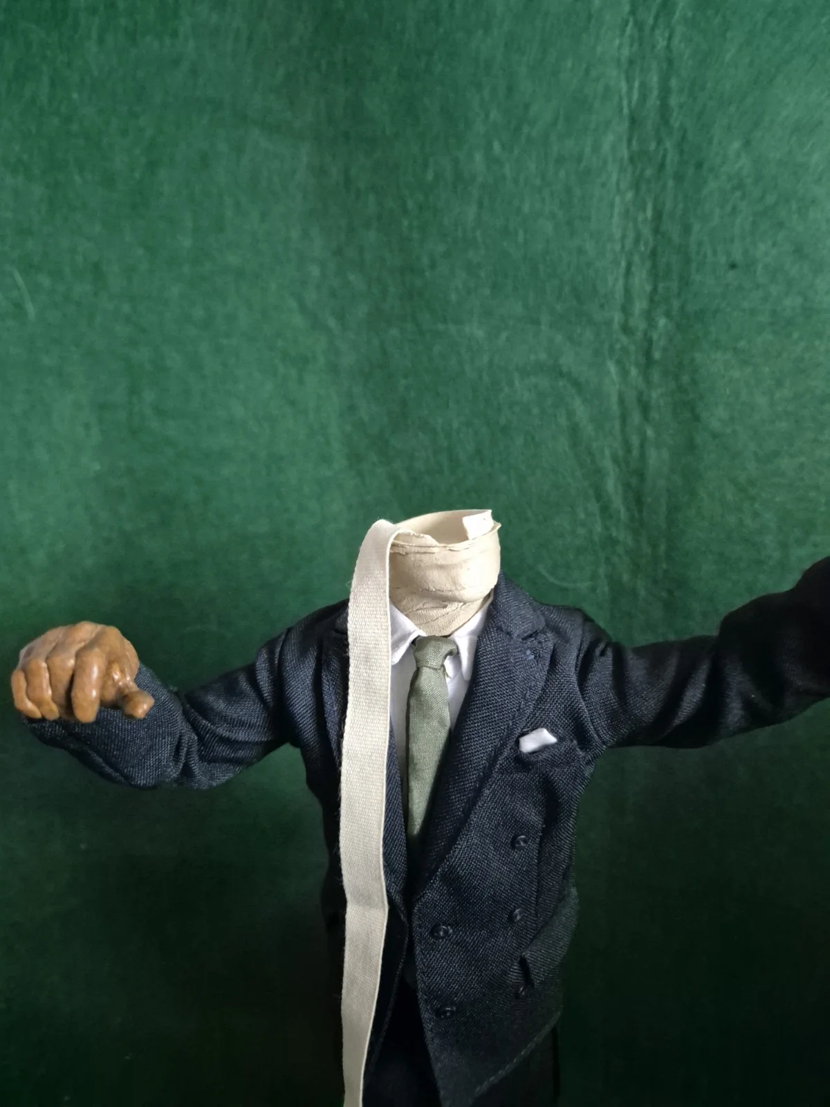 Sideshow 12" The Invisible Man Claude Rains Universal Monsters Action Figure, изображение 2