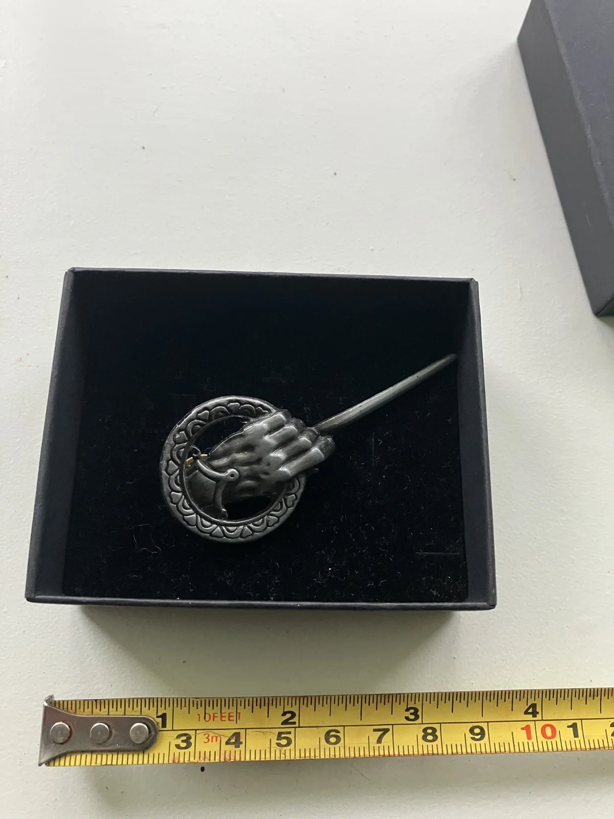 Game of Thrones Hand of the King lapel pin in box gift (os10), image 3