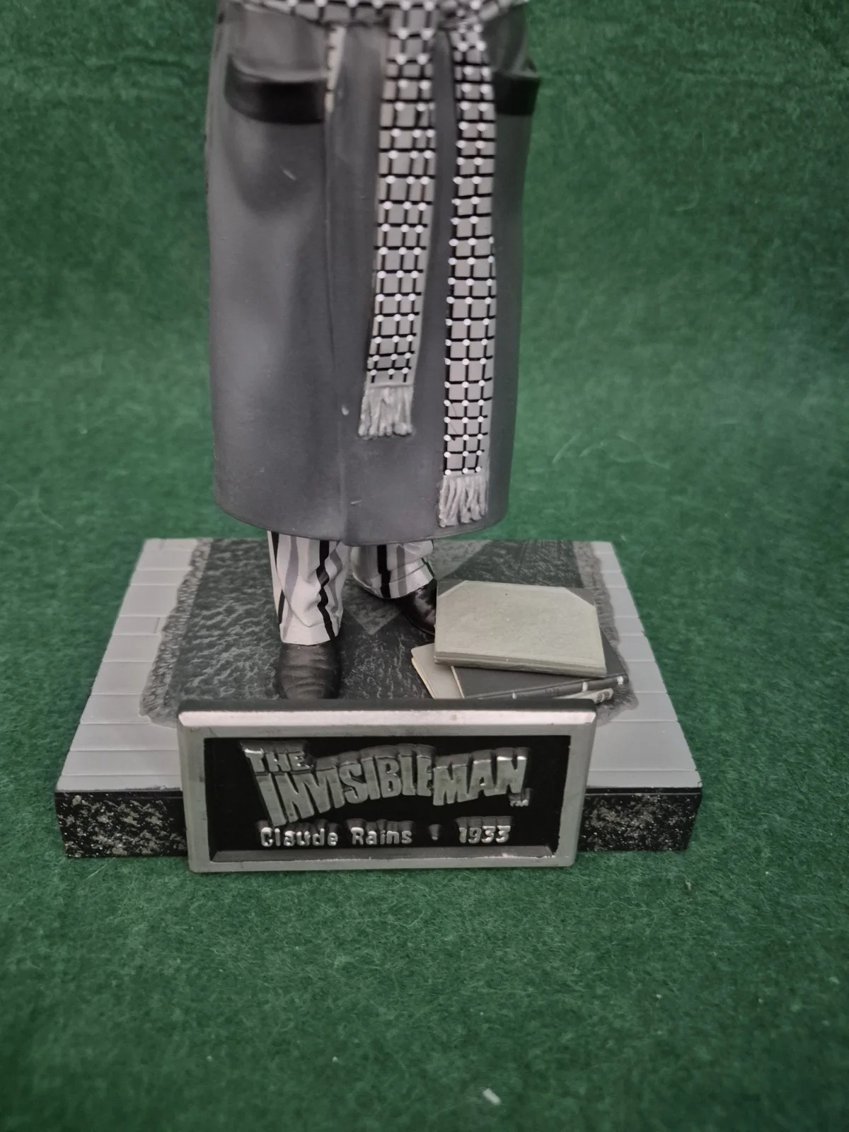 Sideshow 2000 Universal Monsters The Invisible Man Claude Rains 8" Action Figure, image 3