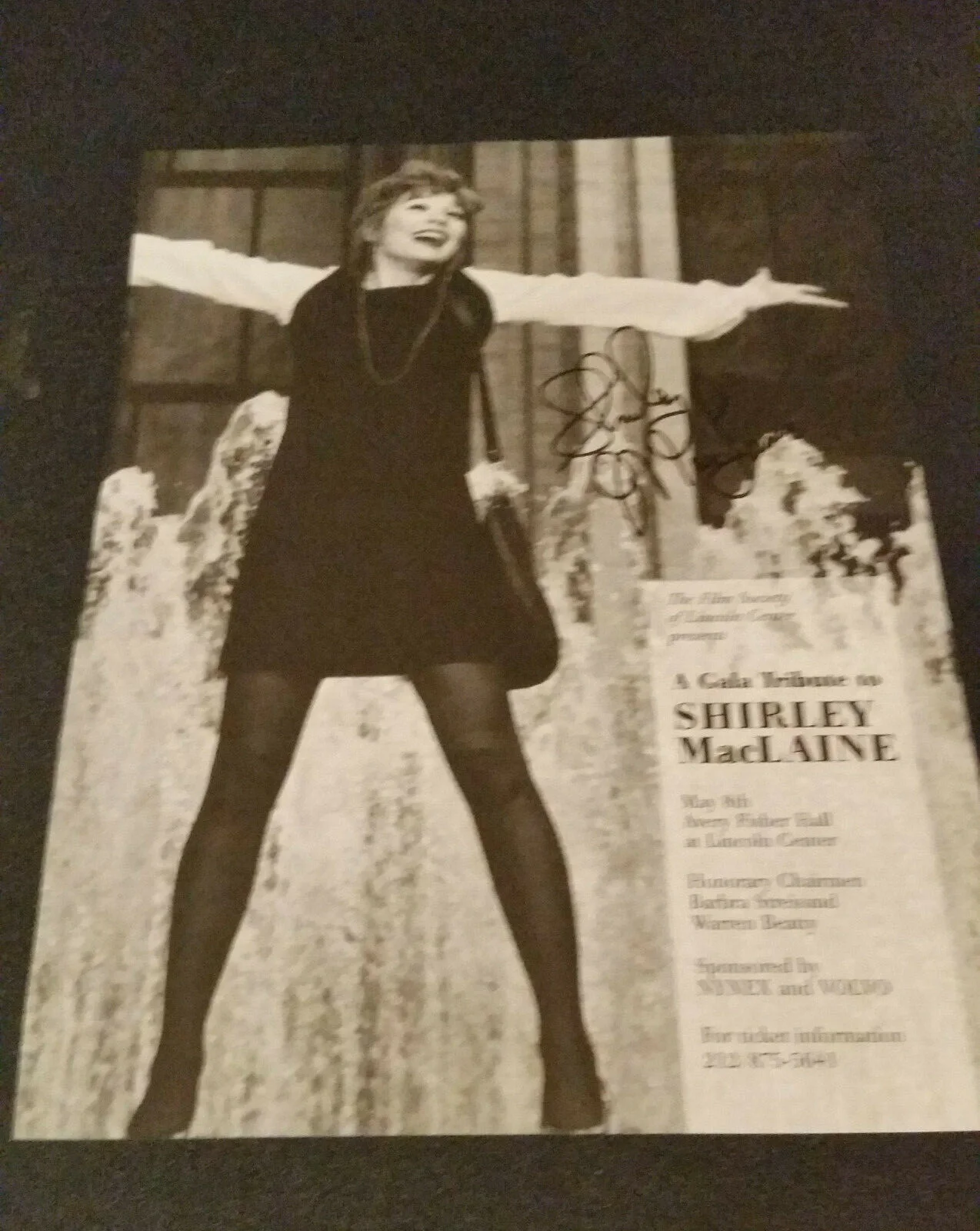 Shirley MacLaine — Shirley MacLaine Autographed Color magazine picture Guaranteed 2 Pass Actress