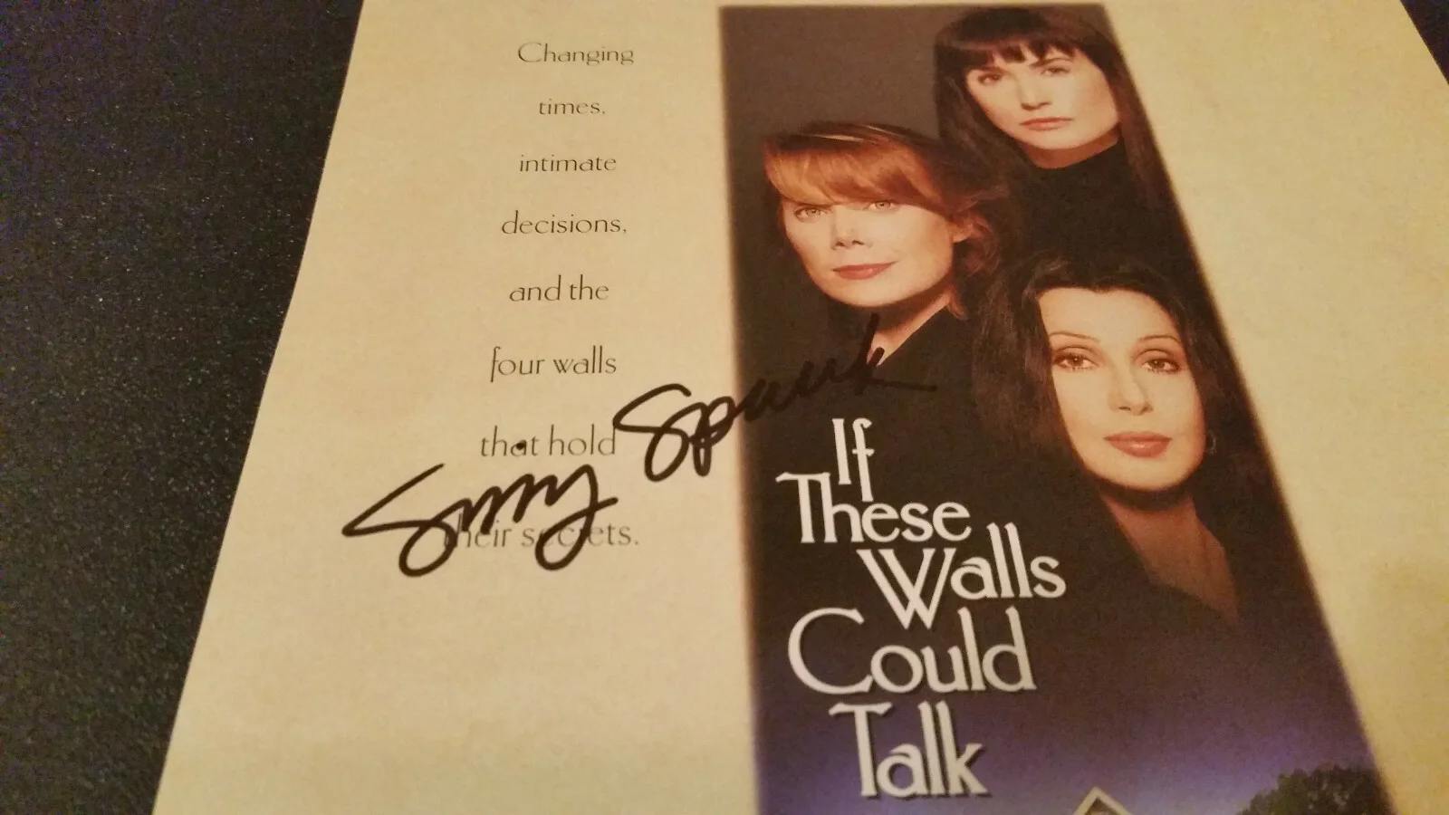 Sissy Spacek — Sissy Spacek Autographed Color magazine picture Guaranteed 2 Pass Actress, image 2