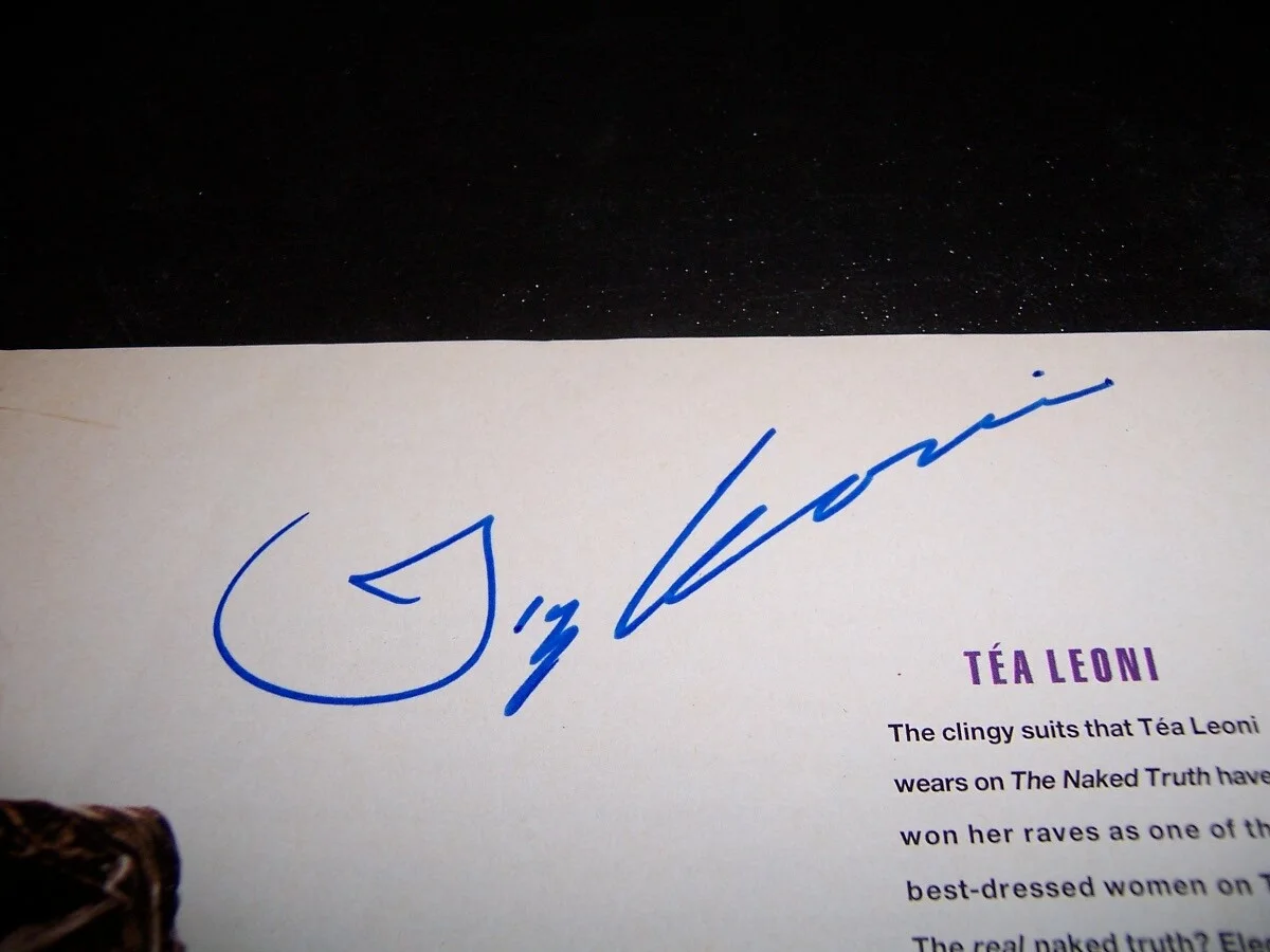 Tea Leone — Tea Leone Autographed Color magazine picture Guaranteed 2 Pass Actress, image 2
