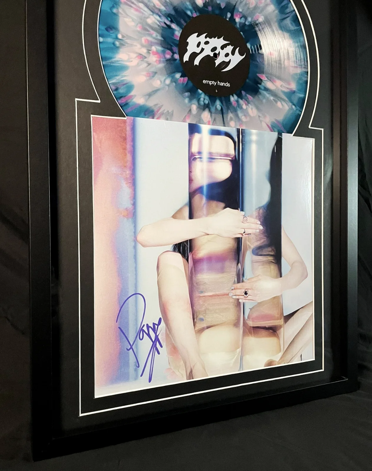 SIGNED JSA & FRAMED 🤟 POPPY EMPTY HANDS Limited #200/299 VINYL LP Autographed, image 3