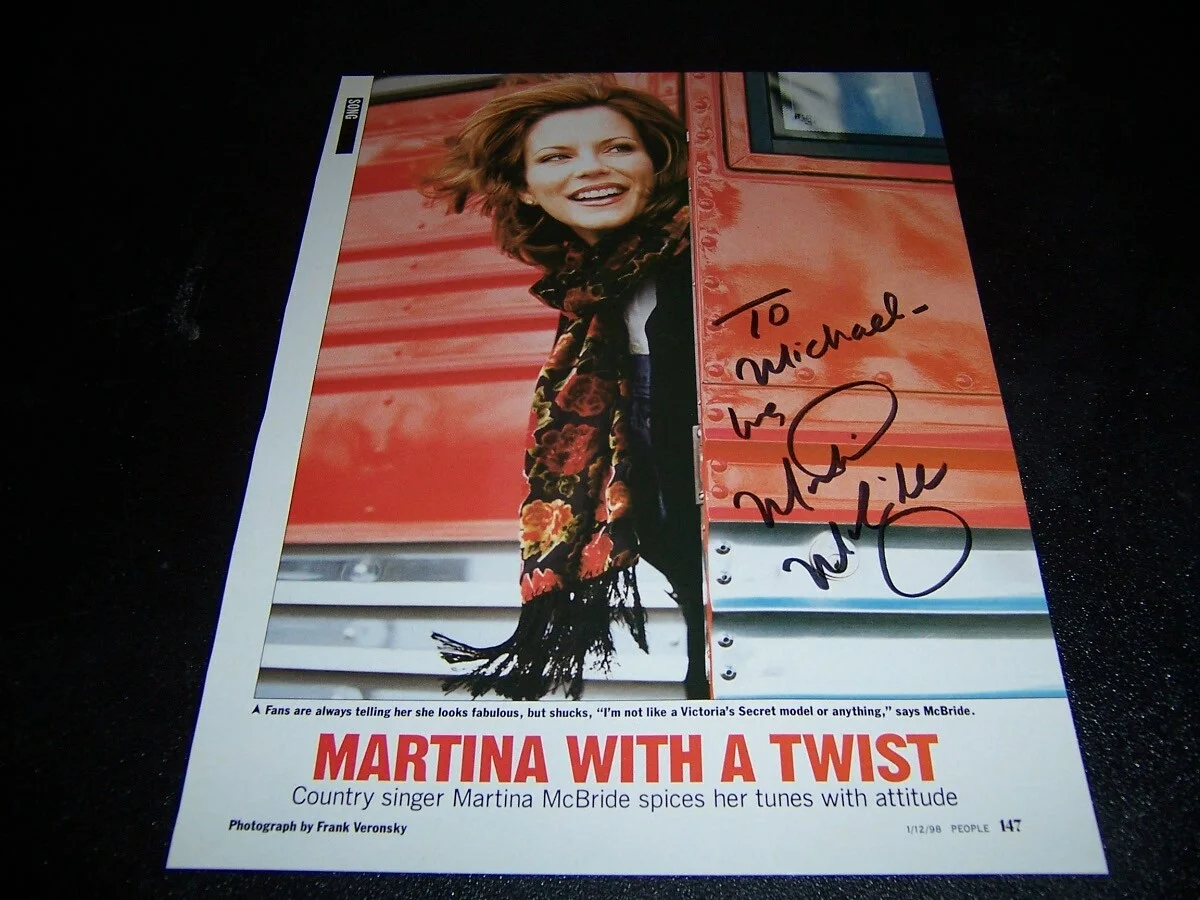 Martina McBride — Martina McBide Autographed Color magazine picture Guaranteed 2 Pass Singer