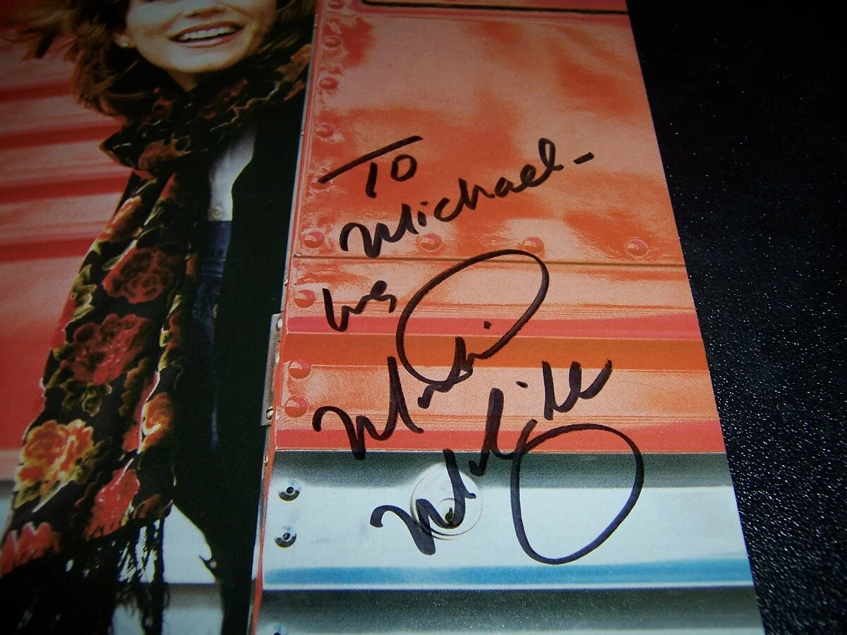 Martina McBride — Martina McBide Autographed Color magazine picture Guaranteed 2 Pass Singer, image 2