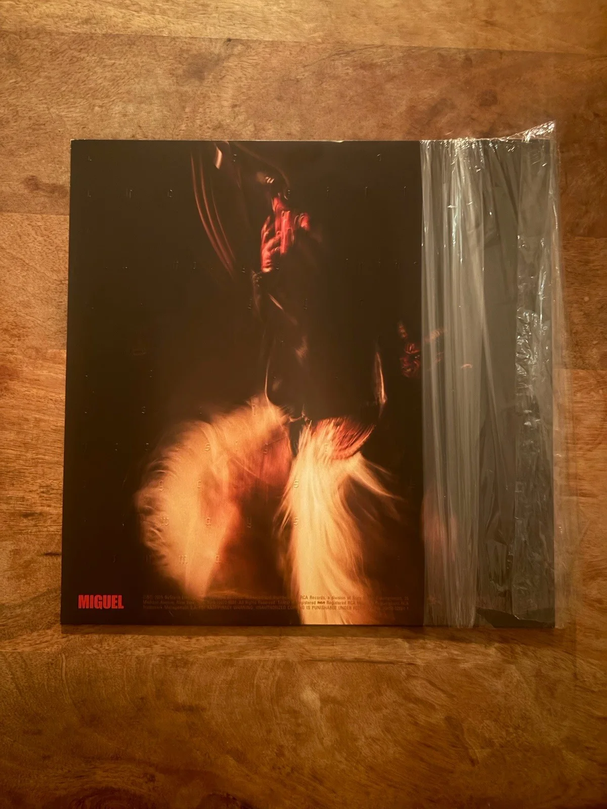 MIGUEL SIGNED CAOS VINYL LP - SIGNED LYRIC ON COVER - IN HAND, изображение 2