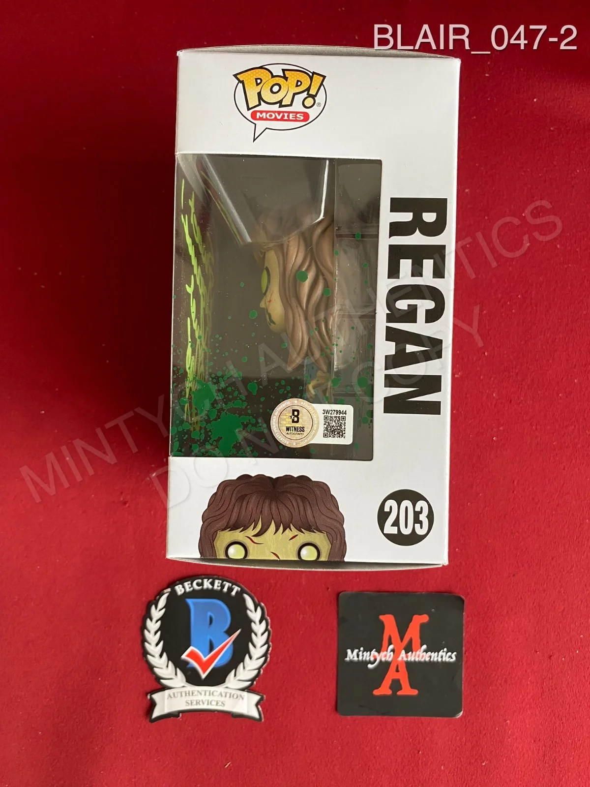 Linda Blair — Linda Blair autographed signed Regan funko pop #203 The Exorcist Beckett COA, изображение 2