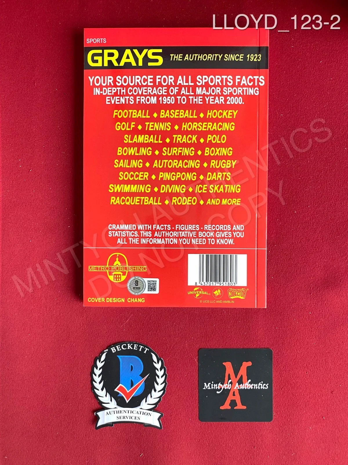 Christopher Lloyd — Christopher Lloyd signed Back to the Future Grays Sports Almanac Beckett COA, изображение 2
