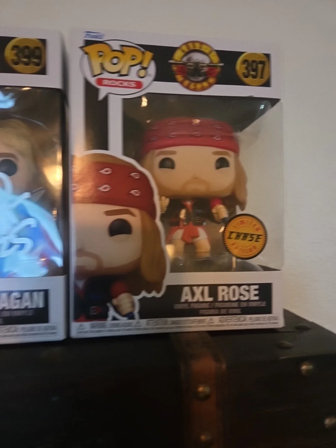Duff Mckagan Signed Funko And Axle Rose Chase Funko, изображение 2