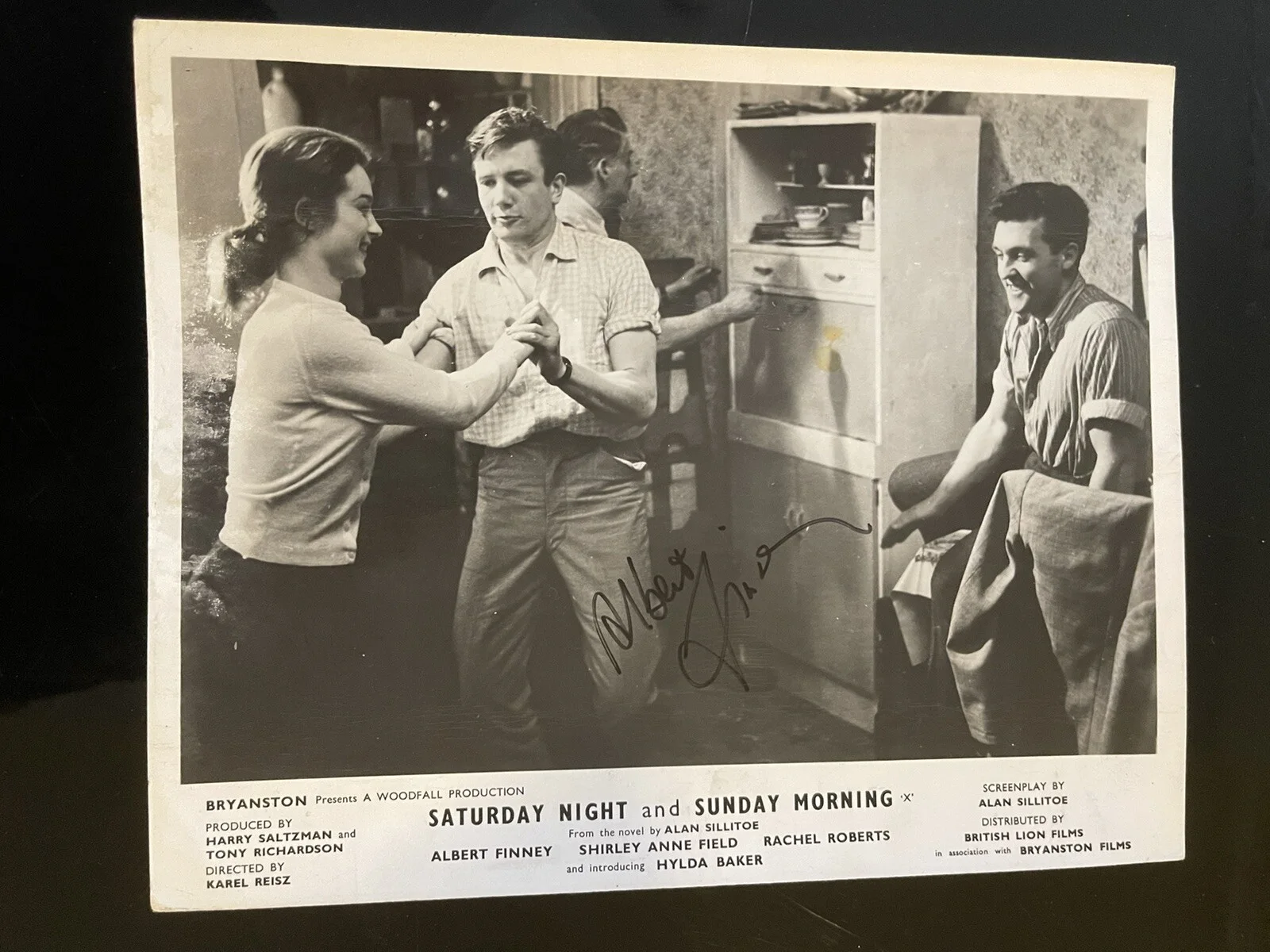 Albert Finney — Albert Finney Autograph Signed Photo Saturday Night Sunday Morning Vintage Movie