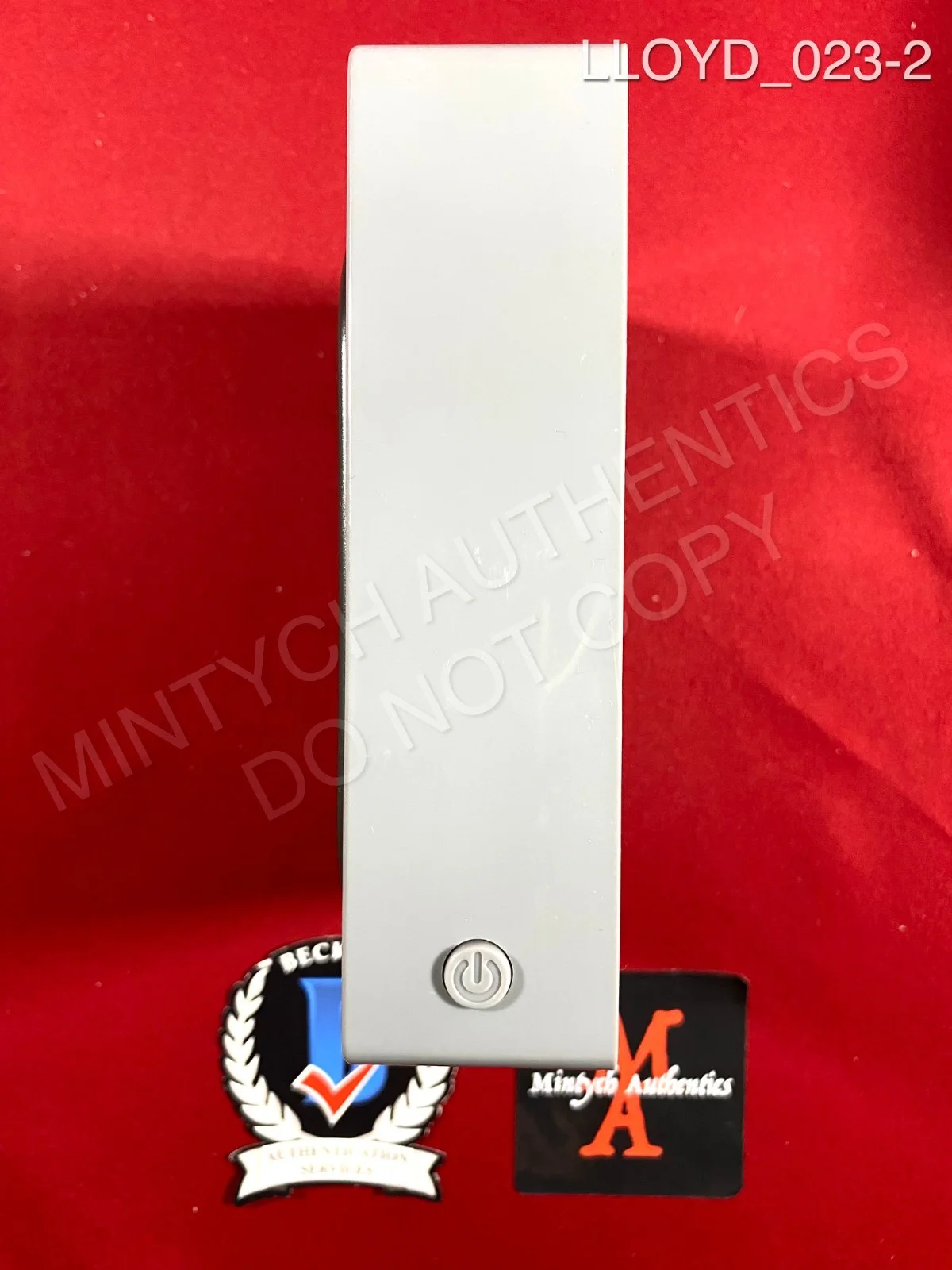 Christopher Lloyd — Christopher Lloyd signed Back to the Future Flux Capacitor prop replica Beckett, image 2