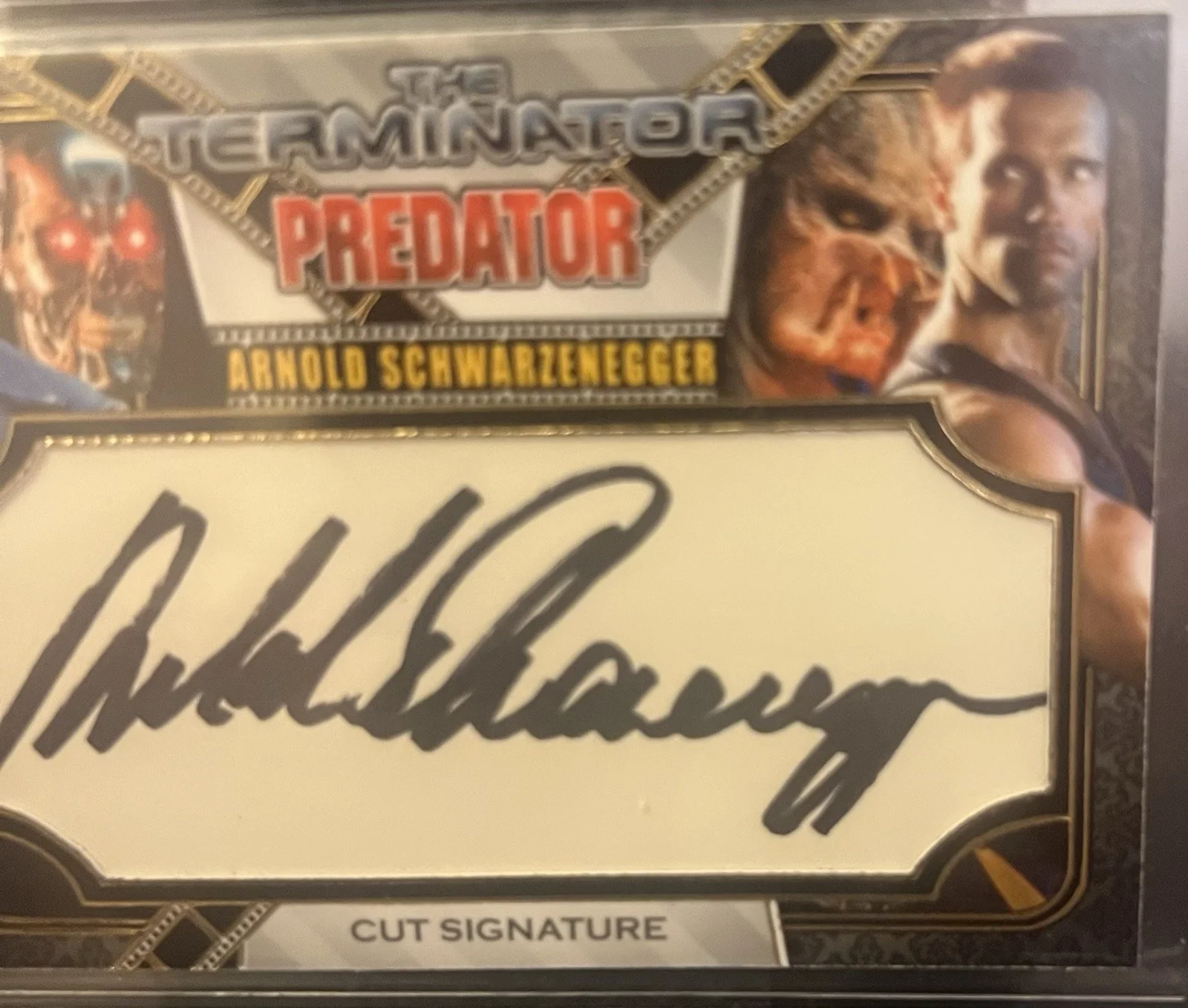 Arnold Schwarzenegger — ARNOLD SCHWARZENEGGER SIGNED THE TERMINATOR & PREDATOR CUT AUTO AUTHENTIC CARD, image 3