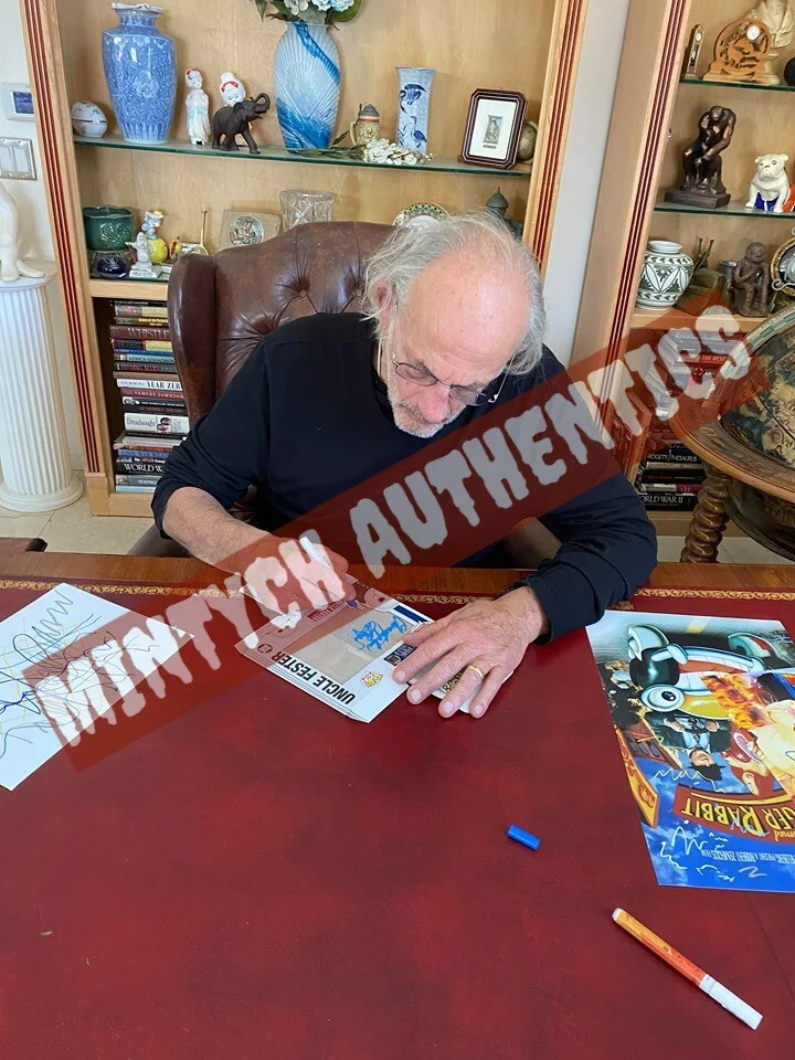 Christopher Lloyd — Christopher Lloyd signed 1/24 Scale diecast Delorean Back To The Future Beckett, image 5
