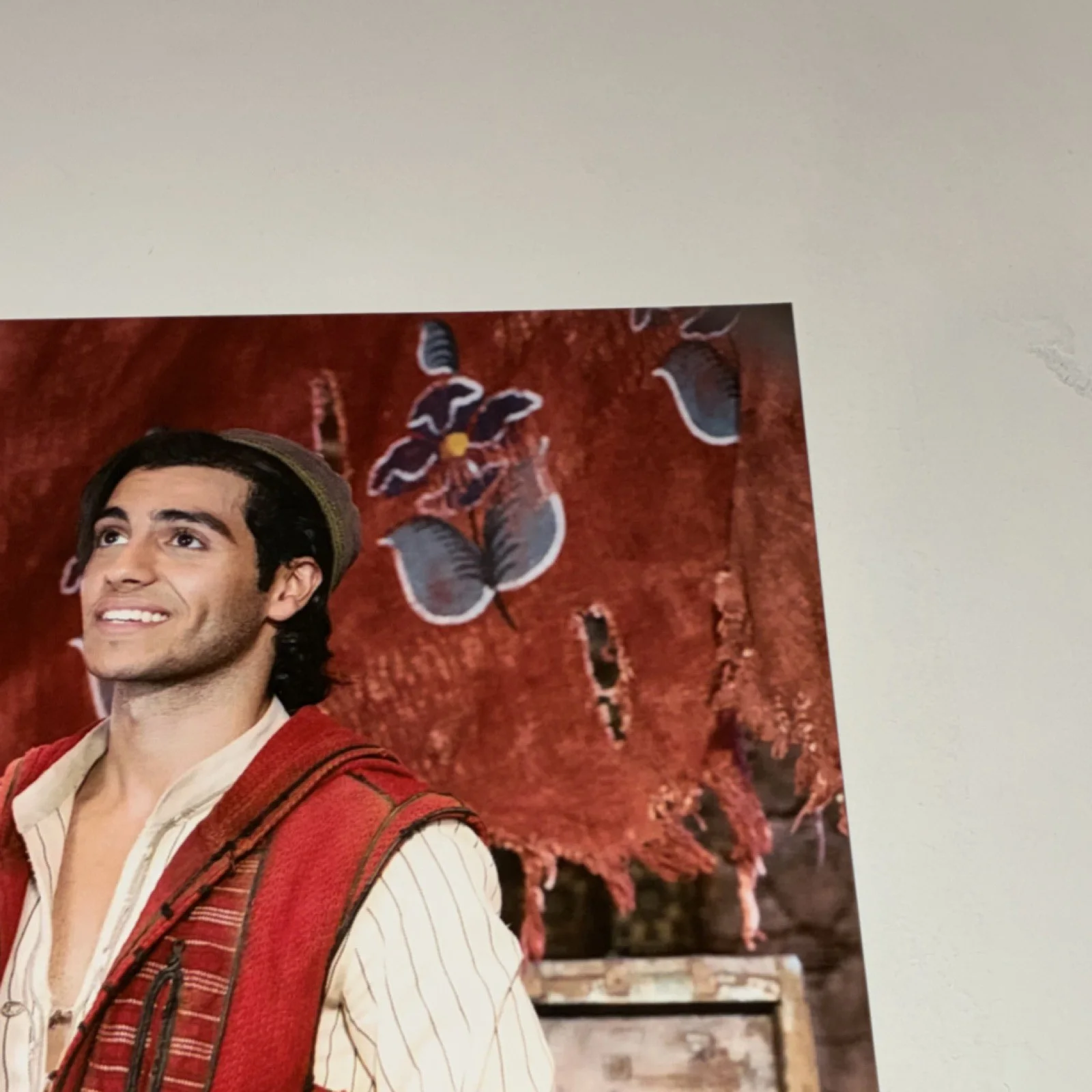Mena Massoud Aladdin Movie Actor Disney Autographed 8x10 Signed w proof pic, изображение 5