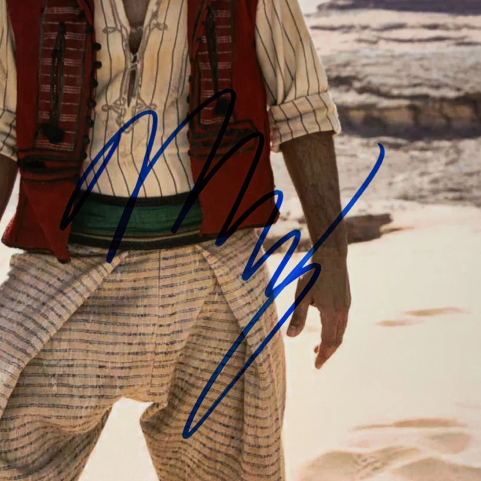 Mena Massoud Aladdin Movie Actor Autographed 8x10 Signed ( Proof Picture), image 2