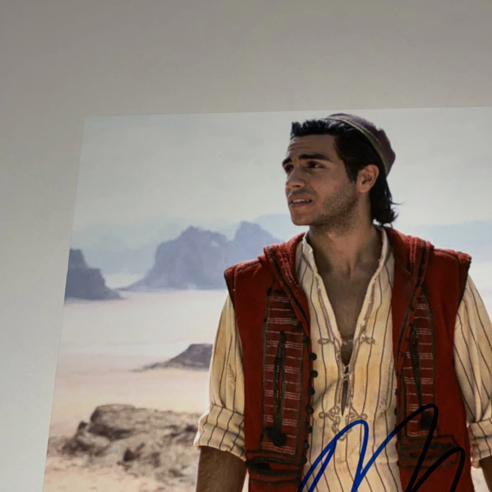 Mena Massoud Aladdin Movie Actor Autographed 8x10 Signed ( Proof Picture), image 5